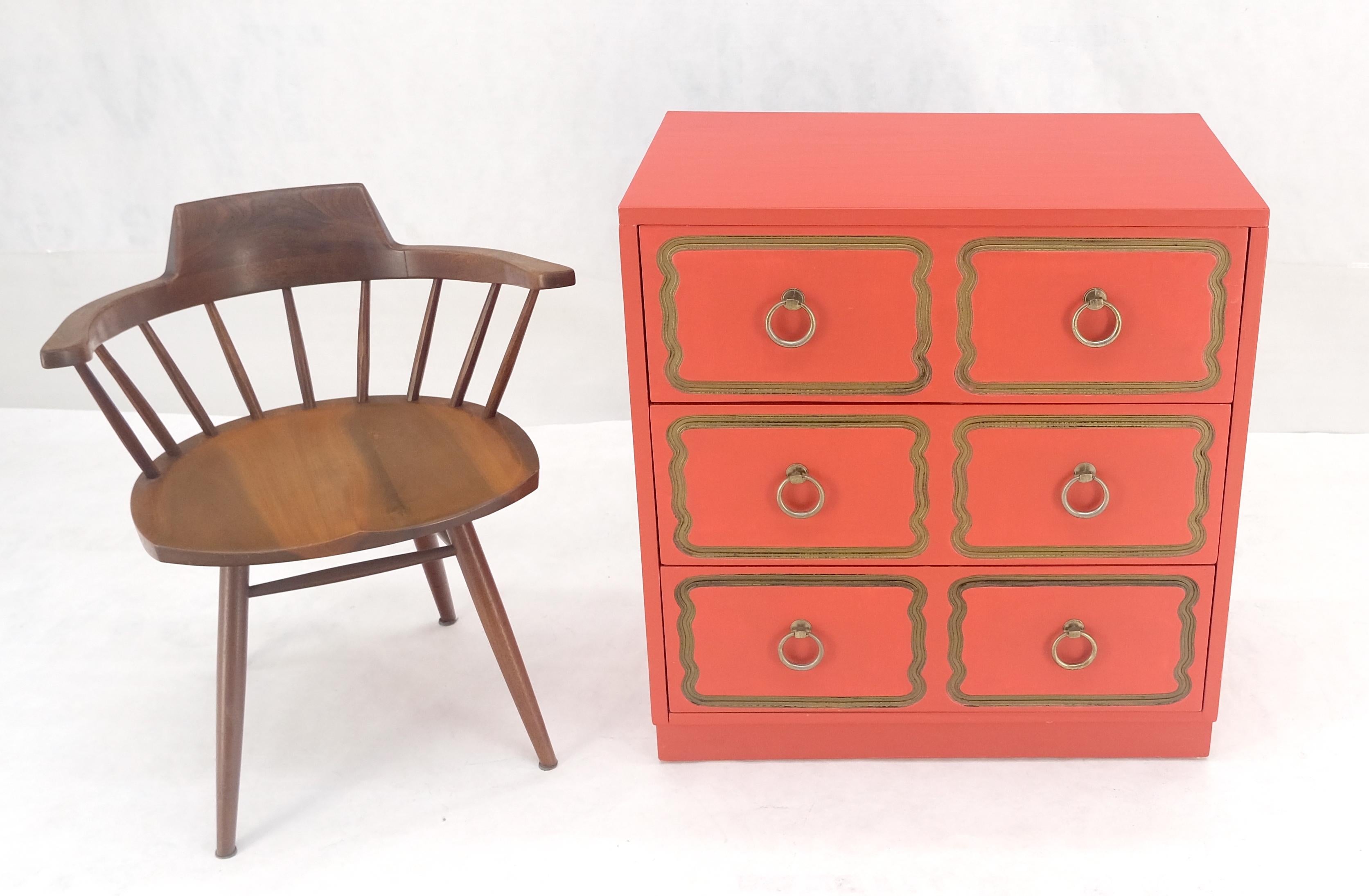 Mid-Century moderno Dorothy Draper - Cassettiera a 3 cassetti con tiranti ad anello in vendita