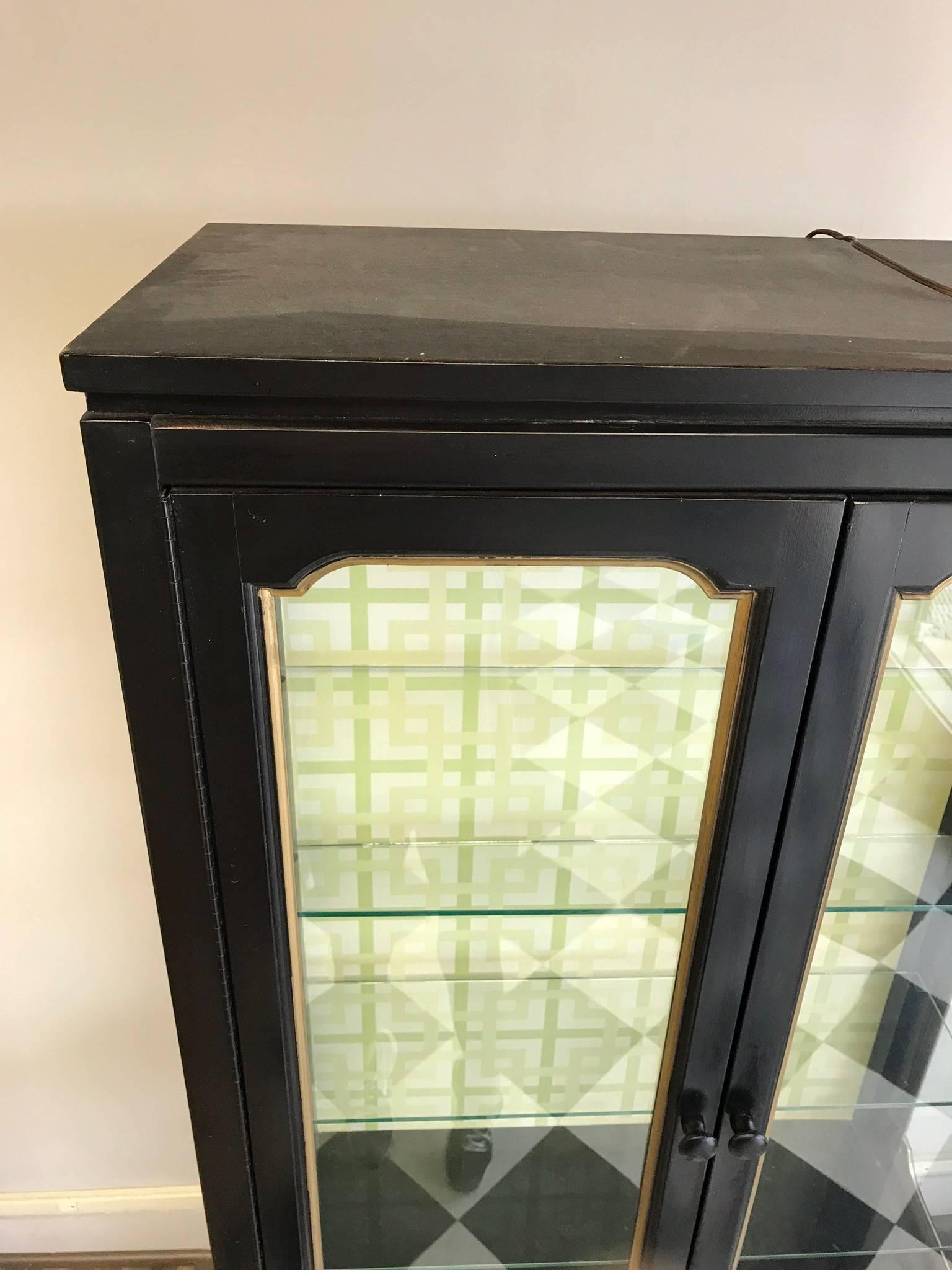 Dorothy Draper Display Cabinet In Good Condition In High Point, NC