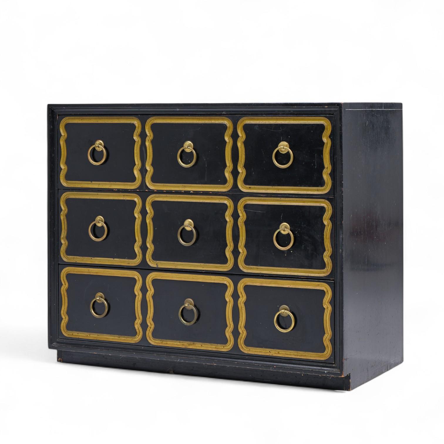 Dorothy Draper España Hollywood Regency Cassettiera nera e oro - Coppia in vendita 3