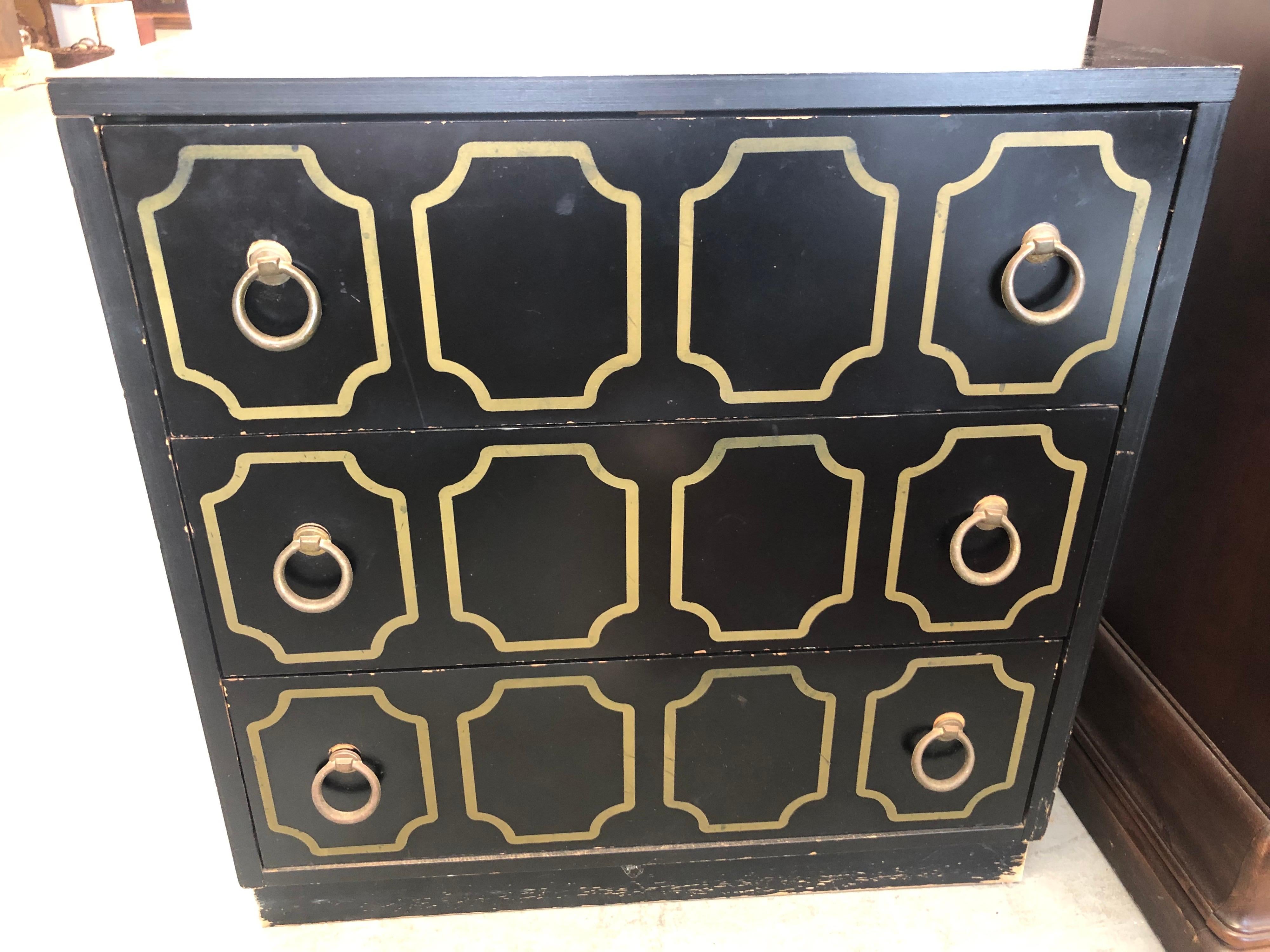 Dorothy Draper Style Chest of Drawers In Good Condition In Redding, CT