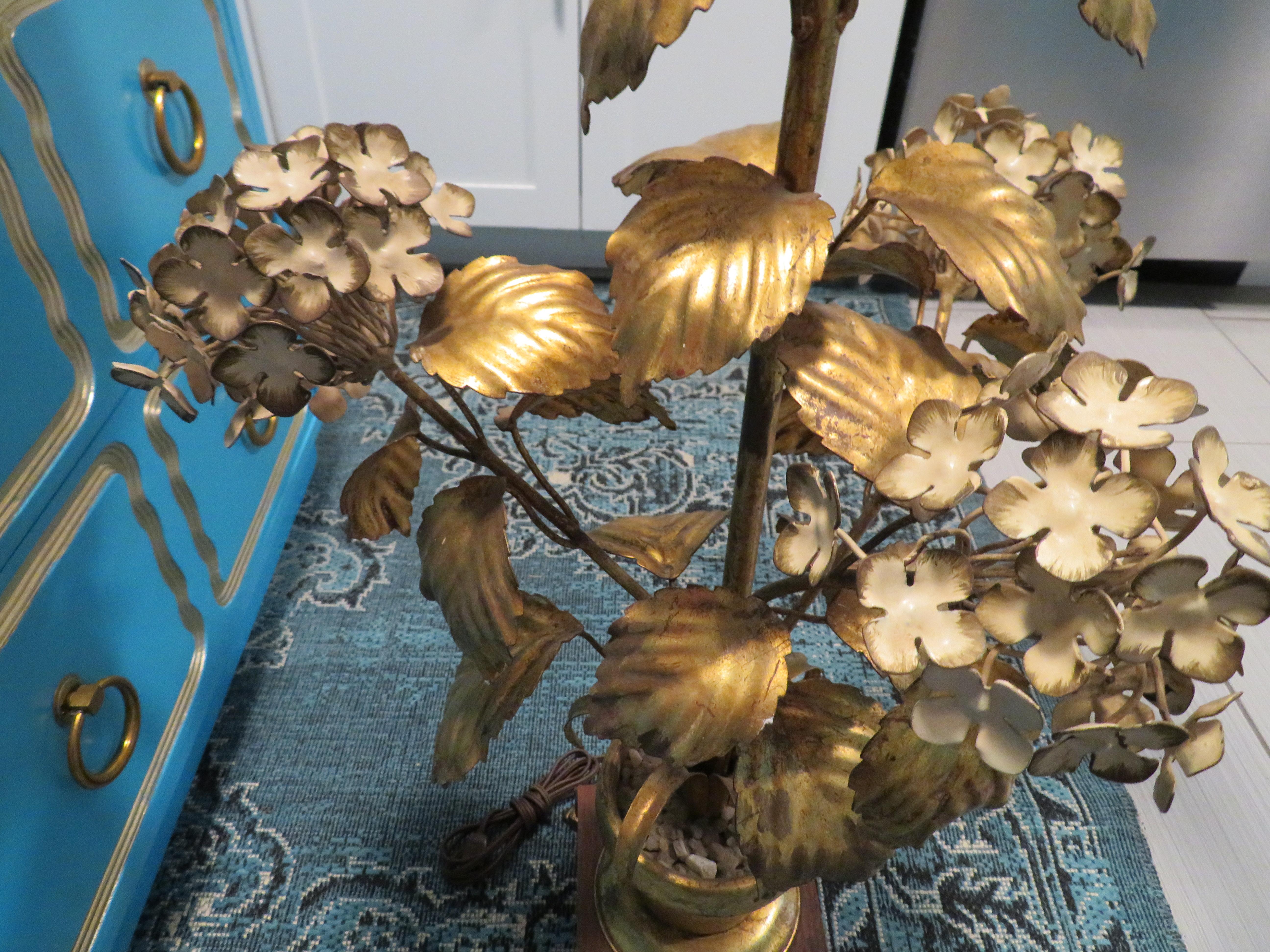 Dorothy Draper Style Gilt Gold Tole Hydrangea Lamp Hollywood Regency 2