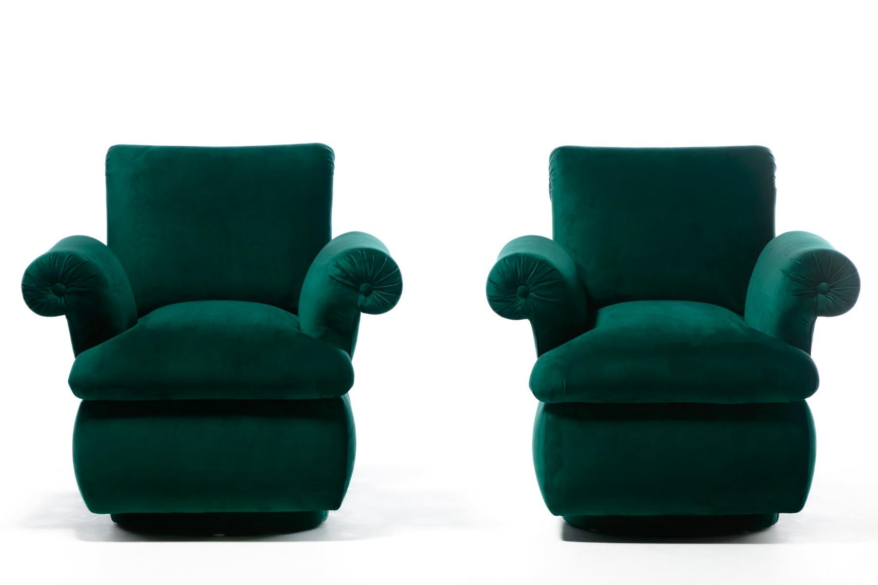 Dorothy Draper Style Hollywood Regency Swivel Arm Chairs in Emerald Velvet In Good Condition For Sale In Saint Louis, MO
