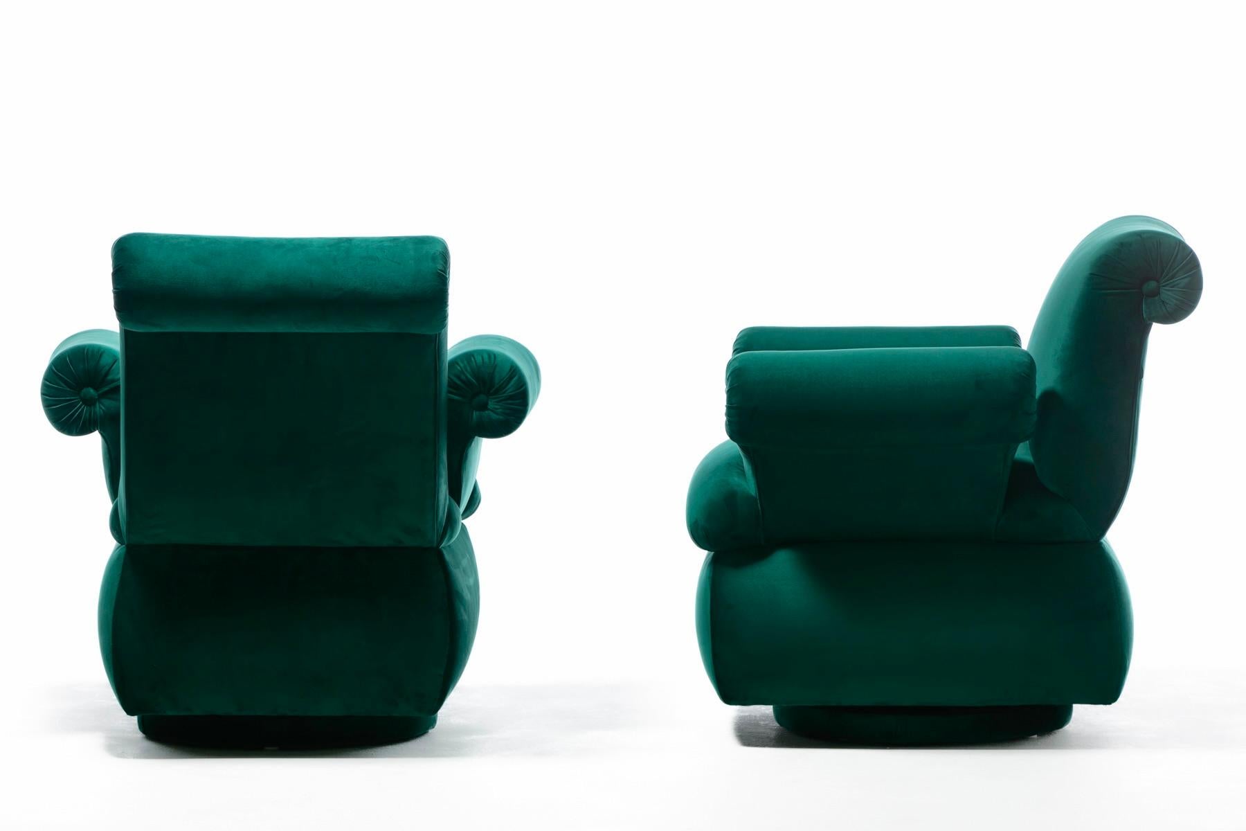 Dorothy Draper Style Hollywood Regency Swivel Arm Chairs in Emerald Velvet For Sale 1
