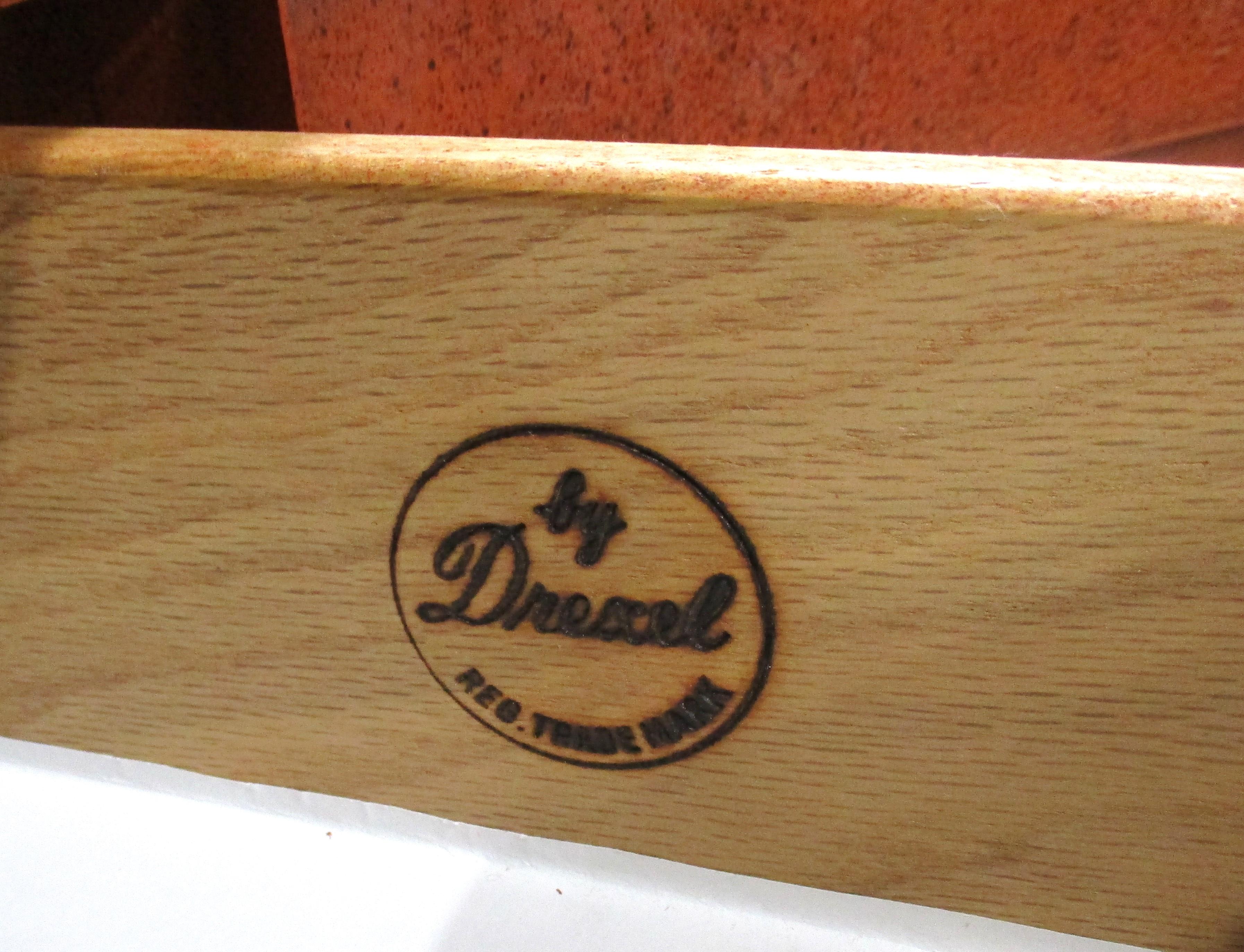 Armadietto Cetera di Drexel in stile Mid Century Regency di Dorothy Draper in vendita 6