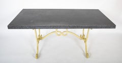 Table en acier Dorothy Draper avec plateau en faux granit et base jaune