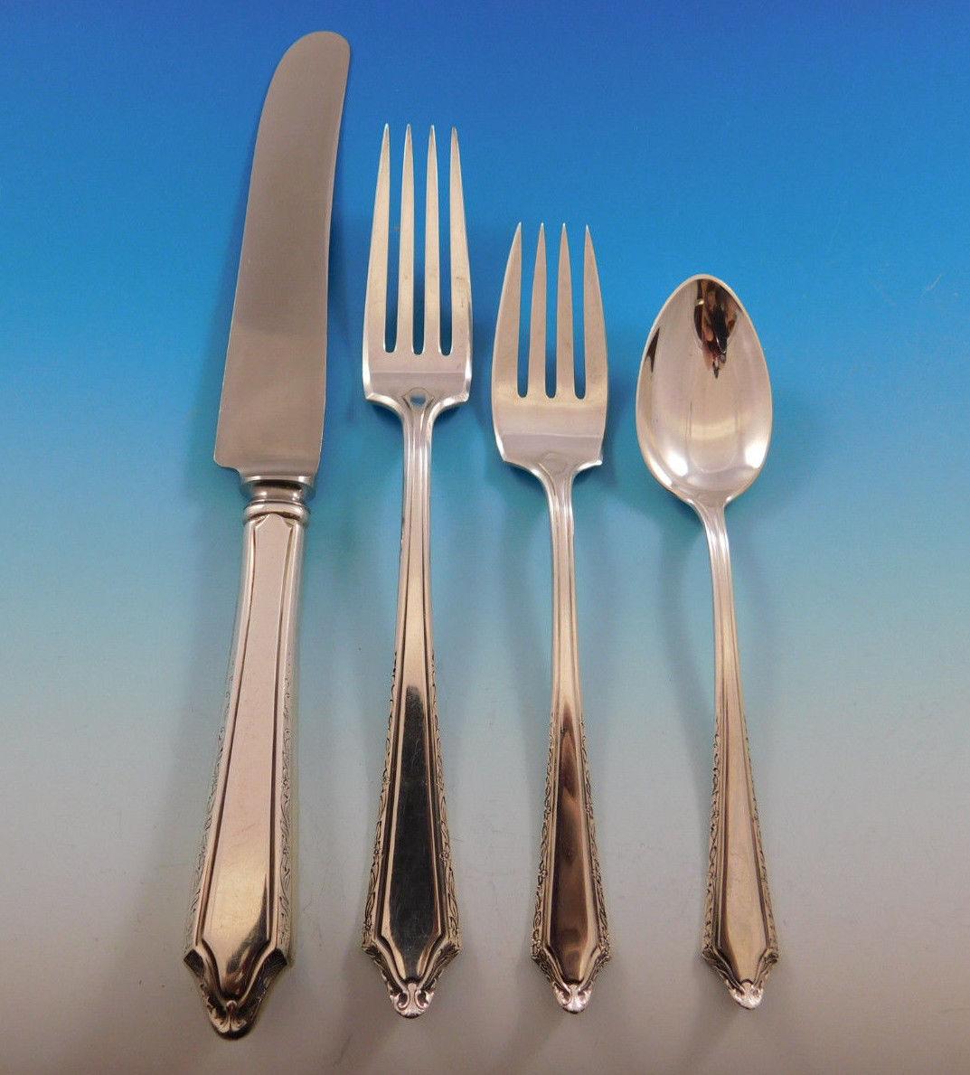 Dorothy Manners by Towle sterling silver Flatware set - 39 pieces. This set includes:

Eight knives, 9 1/4