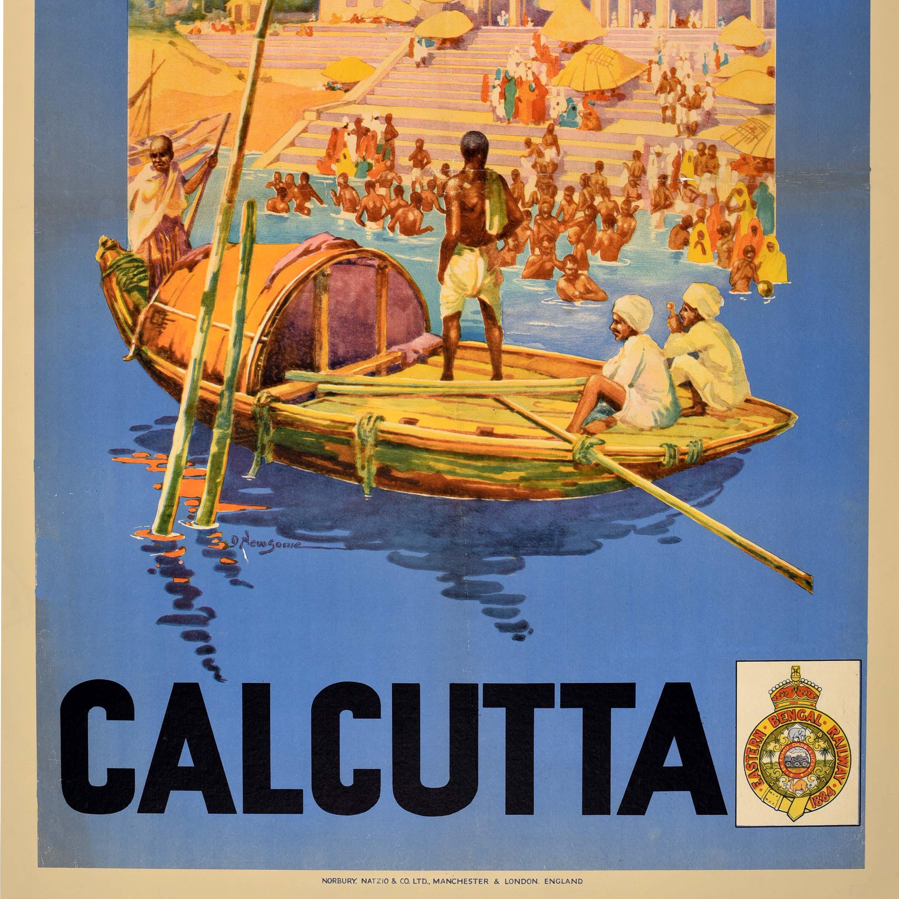Affiche de voyage ancienne pour l'Asie concernant les ghats de Calcutta / Kolkata en Inde. L'œuvre de l'artiste britannique Dorothy Newsome (1900-1980) montre des gens, des familles et des enfants se réunissant et se lavant sur les ghats, les