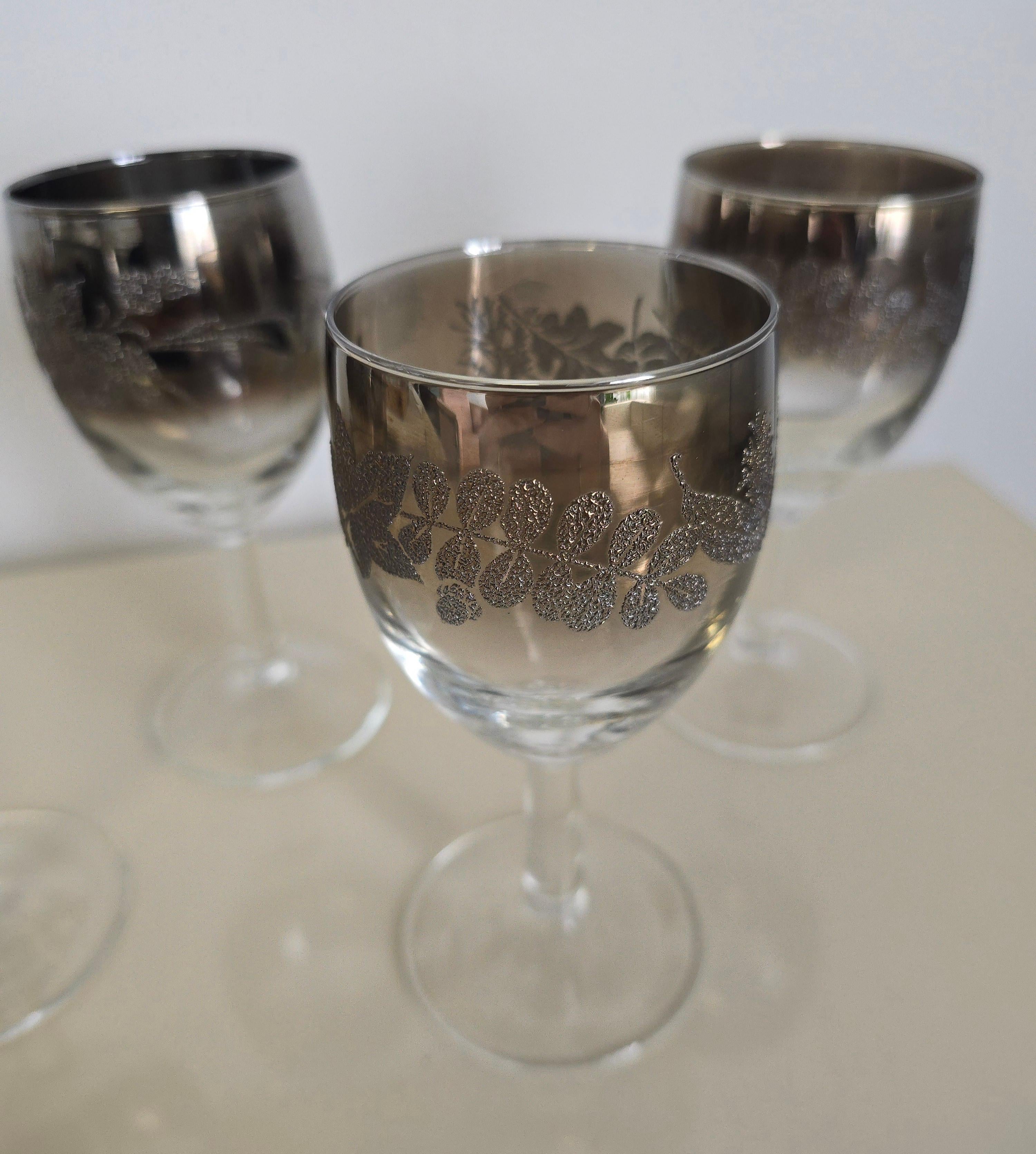 Dorothy Thorpe Dekorative Silber- Ombre-Getränke-/Champagner- und Weingläser aus Silber (Glas) im Angebot