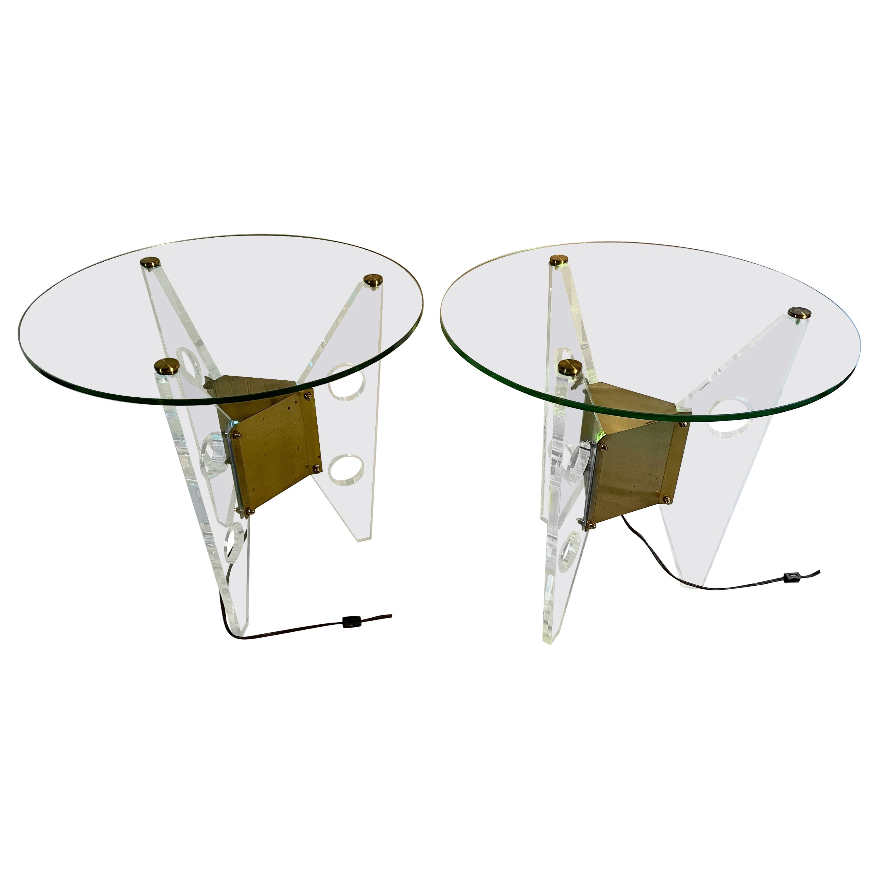 Dorothy Thorpe Pareja de mesas auxiliares iluminadas Base de lucita Tapa redonda de cristal en venta