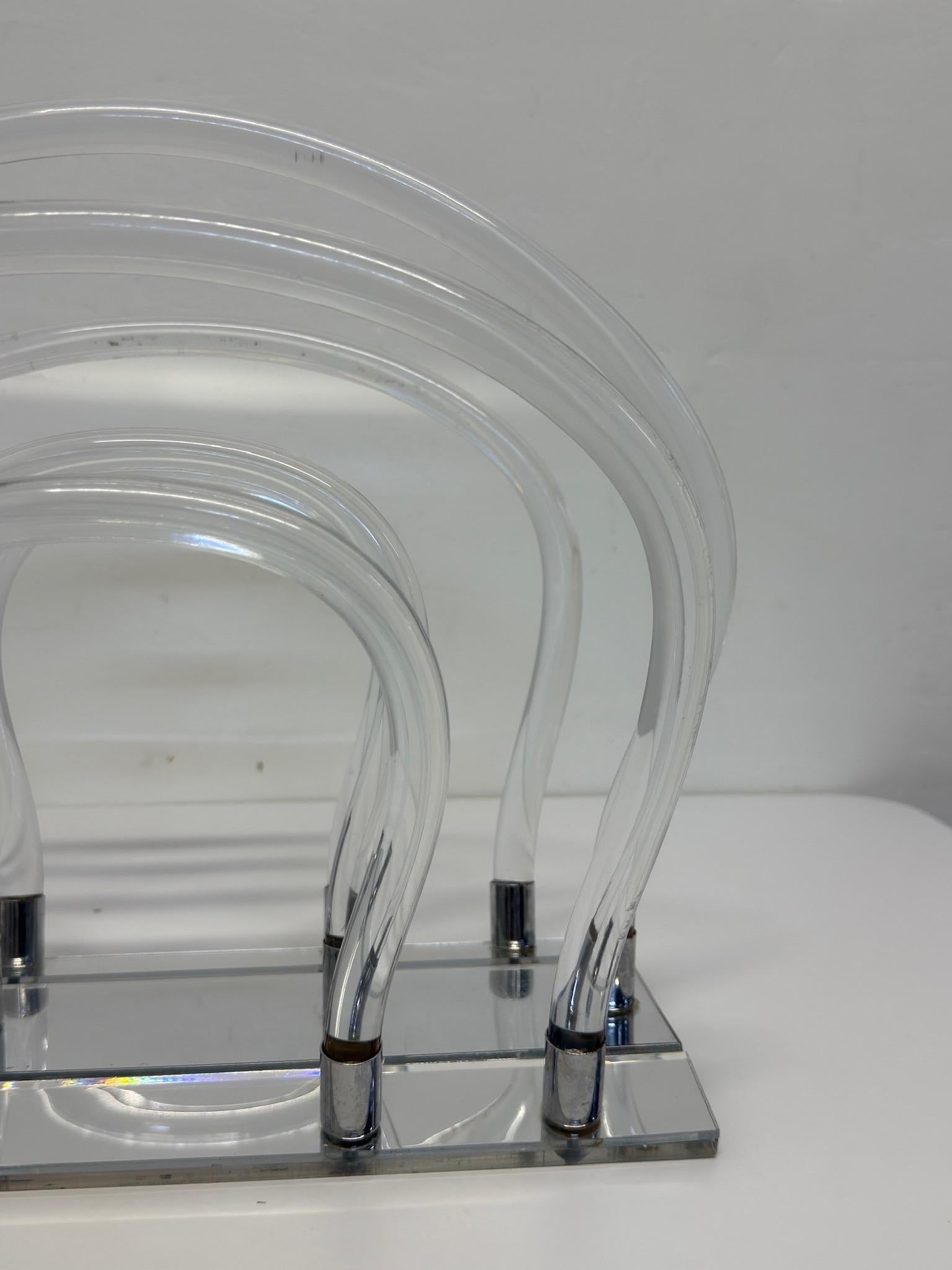Dorothy Thorpe Lucite and Chrome Magazine Rack, 1960s For Sale 4