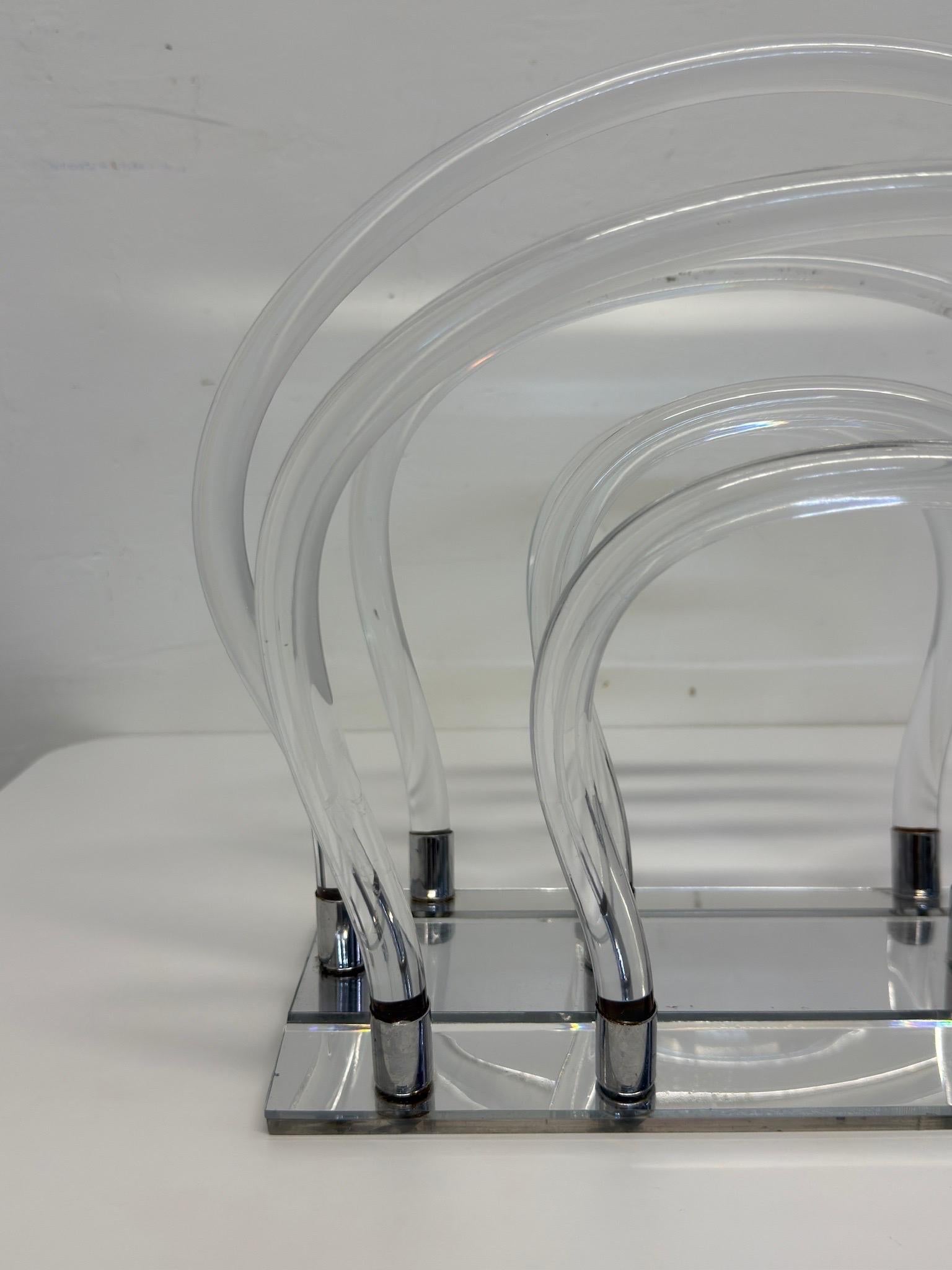 Dorothy Thorpe Lucite and Chrome Magazine Rack, 1960s For Sale 5