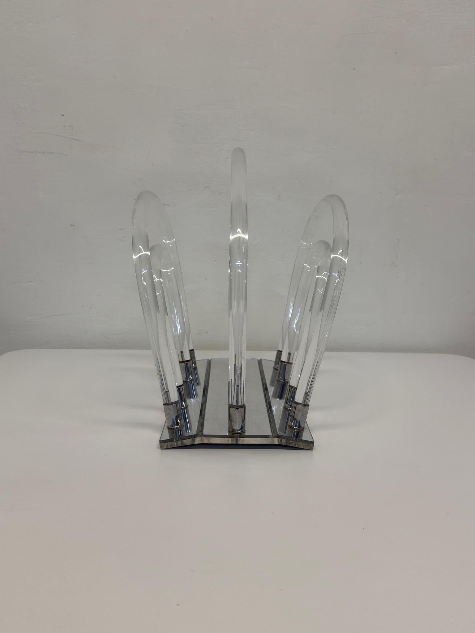 Mid-Century Modern Dorothy Thorpe Lucite and Chrome Magazine Rack, 1960s For Sale