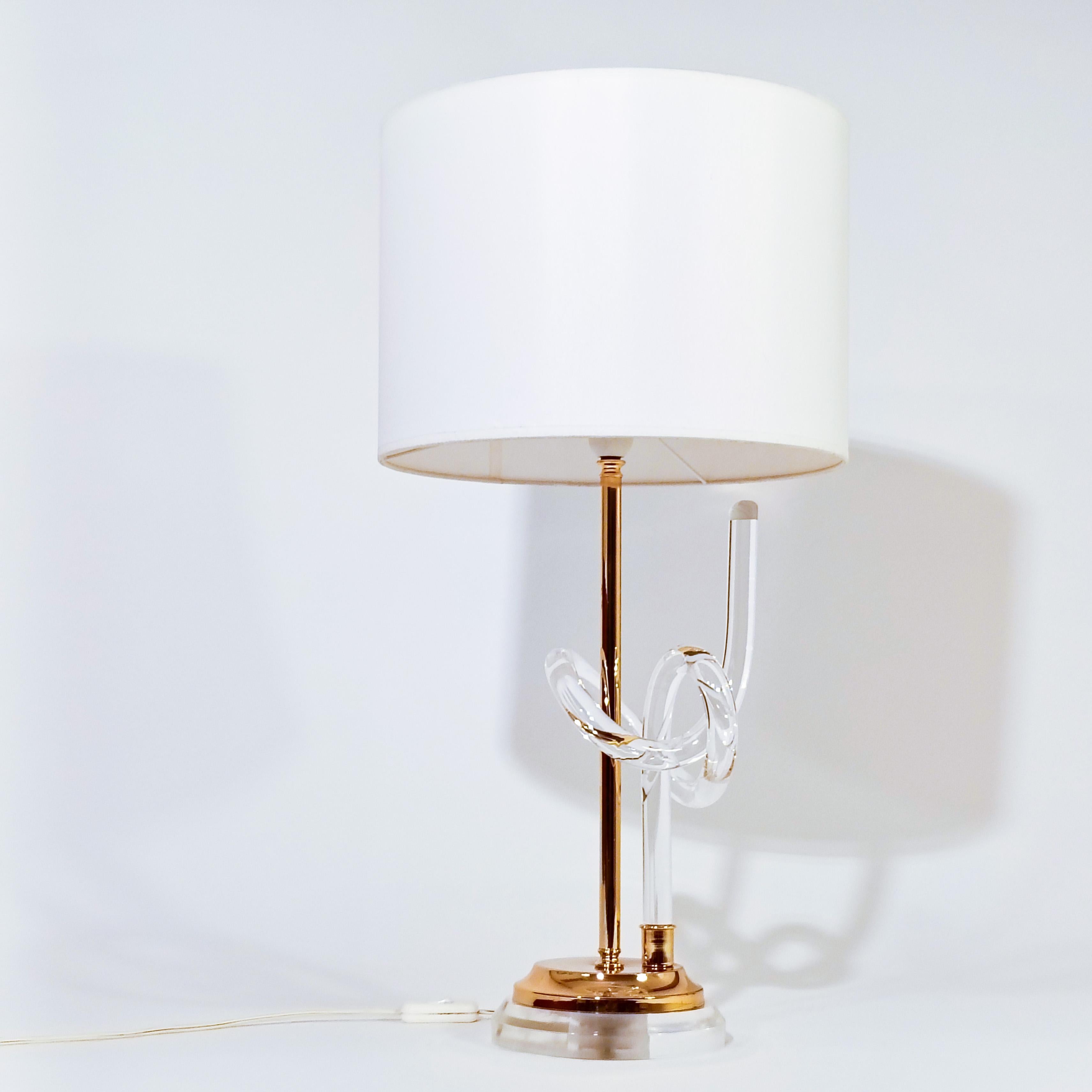Hand-Crafted Dorothy Thorpe. Lucite table lamp by Elaine Bscheider, USA, 1970s For Sale
