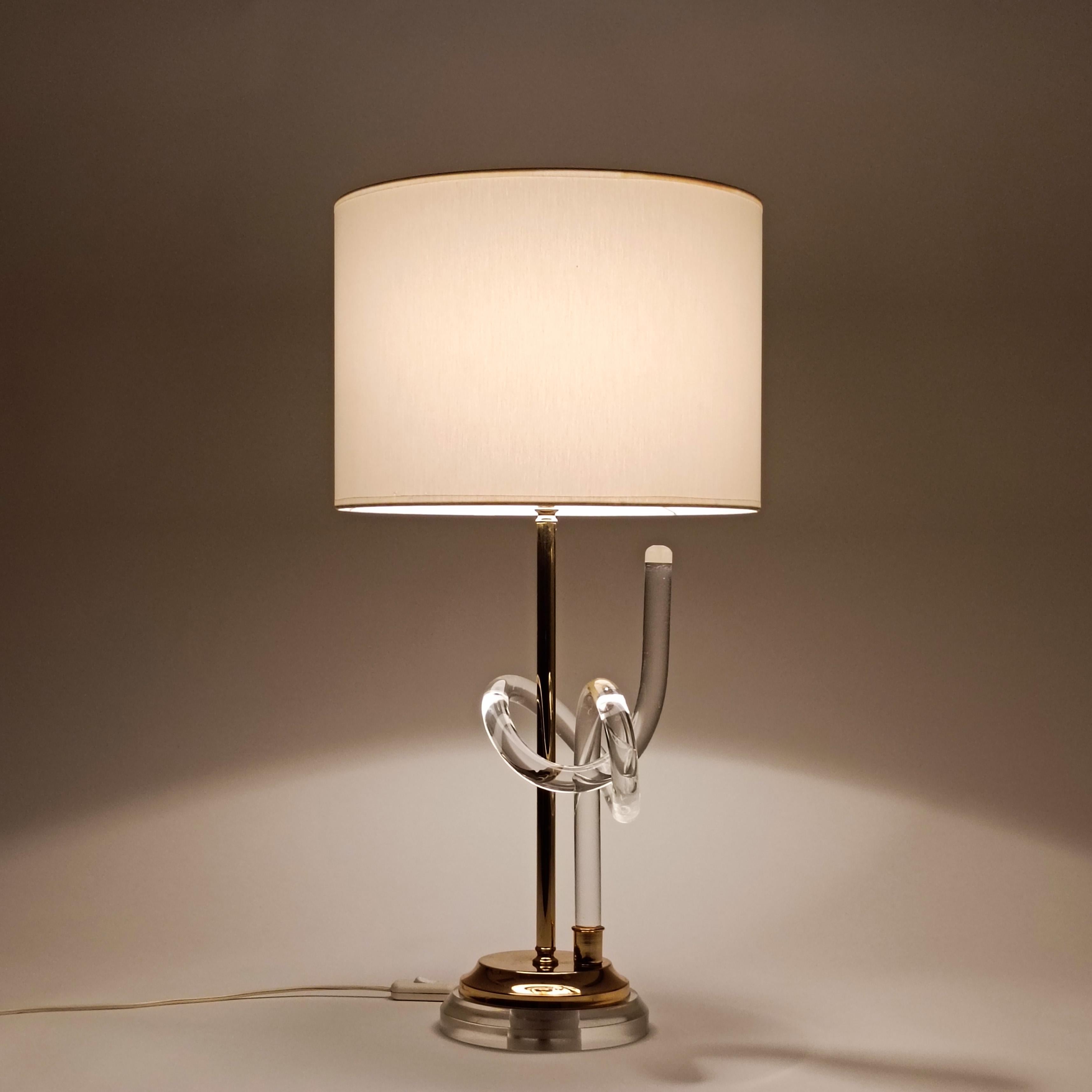 Dorothy Thorpe. Lucite table lamp by Elaine Bscheider, USA, 1970s In Good Condition For Sale In SANT ADRIÀ DE BESÒS, ES