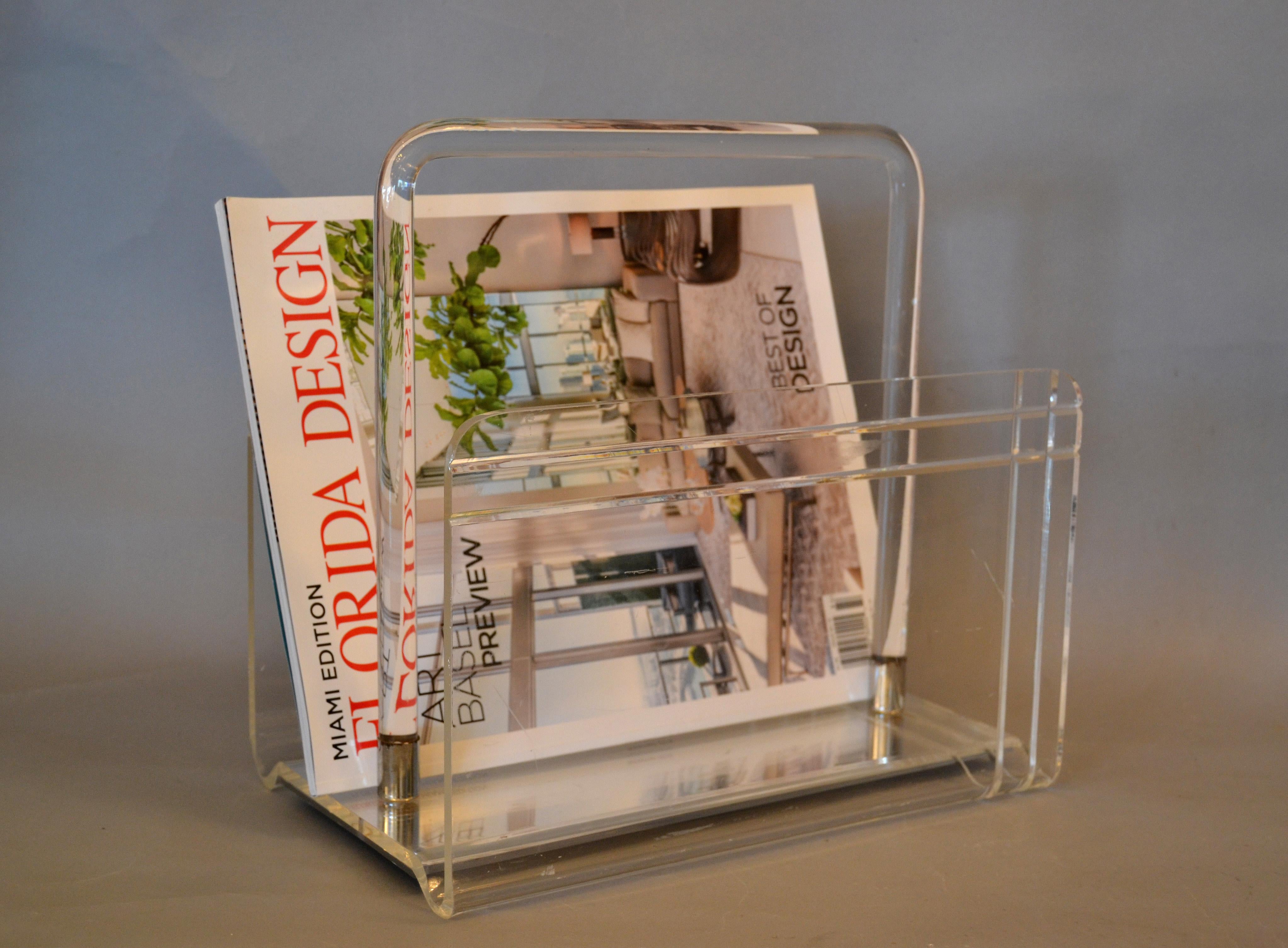 Dorothy Thorpe Mid-Century Modern Magazine Rack Mirrored Glass Lucite and Chrome In Good Condition In Miami, FL