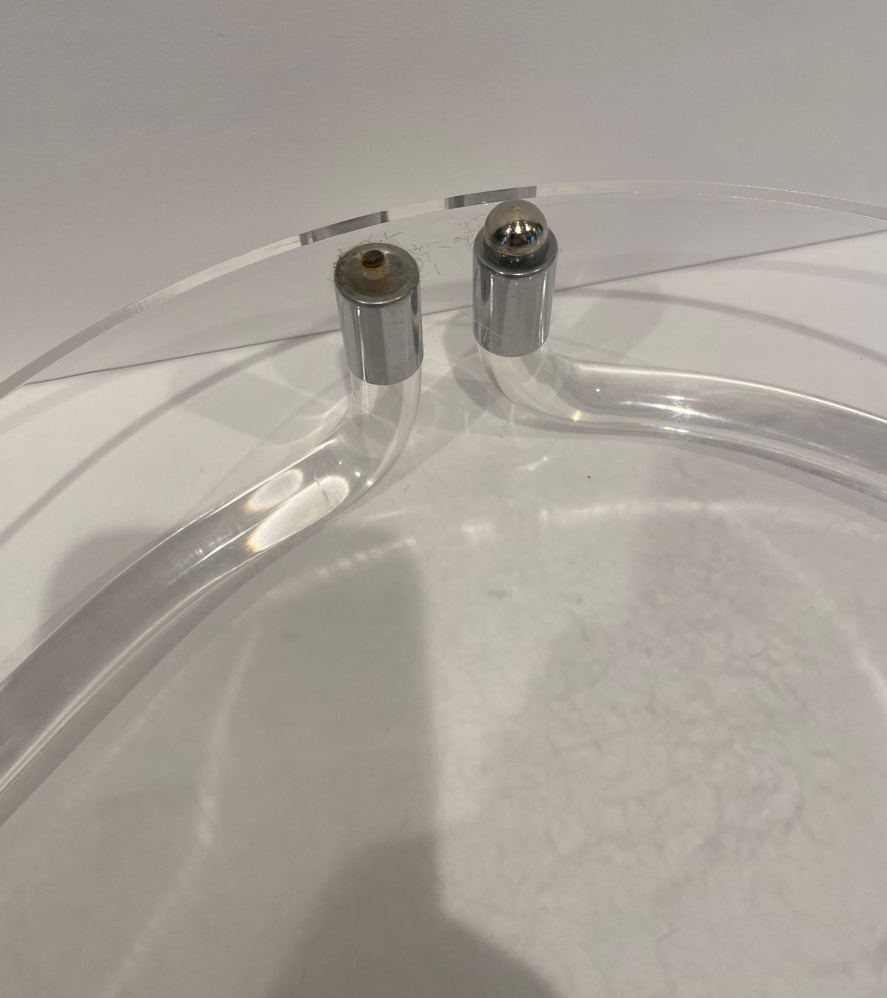 Dorothy Thorpe Mid-Century Modern Oval Lucite Tray, 1970's For Sale 5