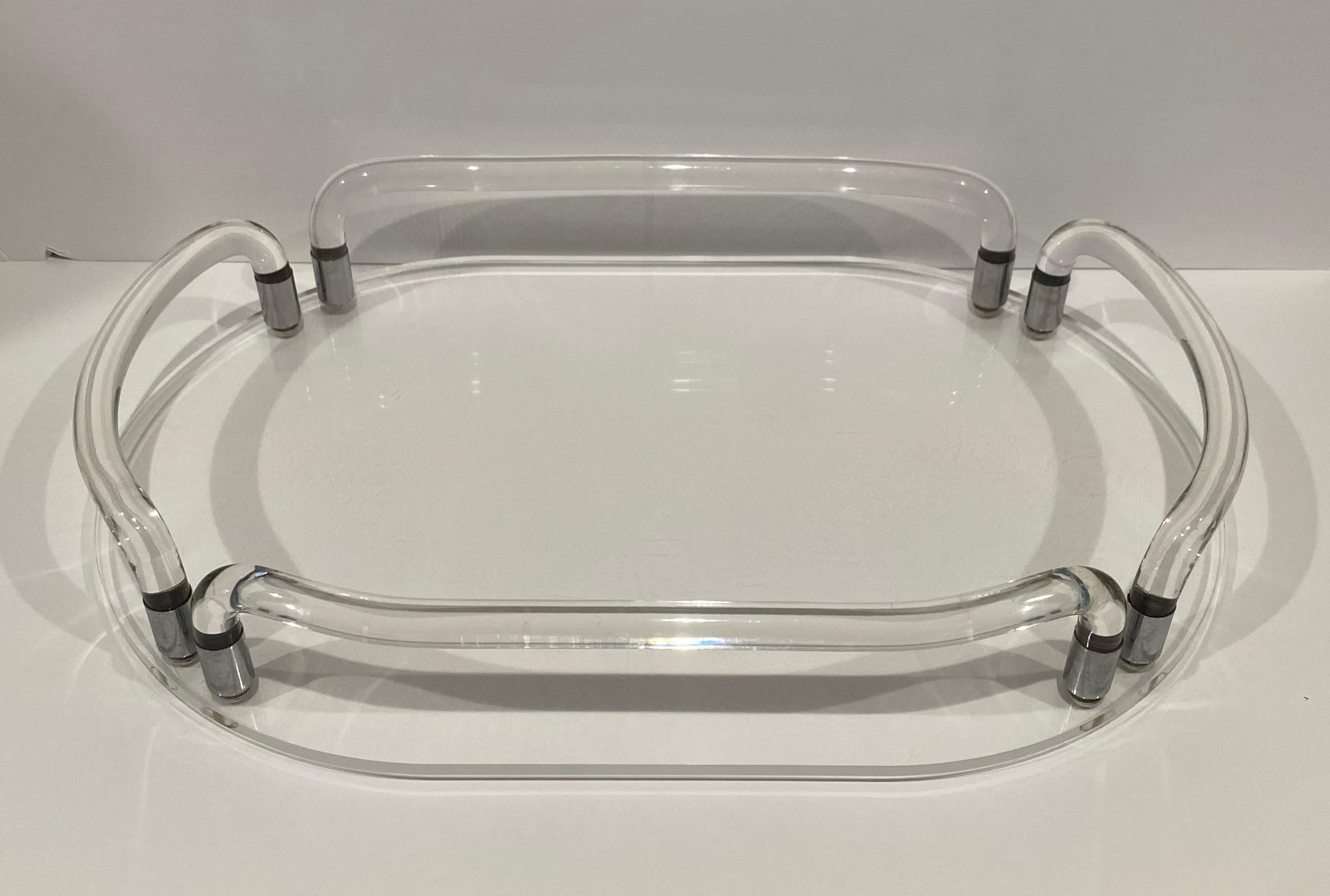 Dorothy Thorpe Mid-Century Modern Oval Lucite Tray, 1970's In Good Condition For Sale In Lambertville, NJ