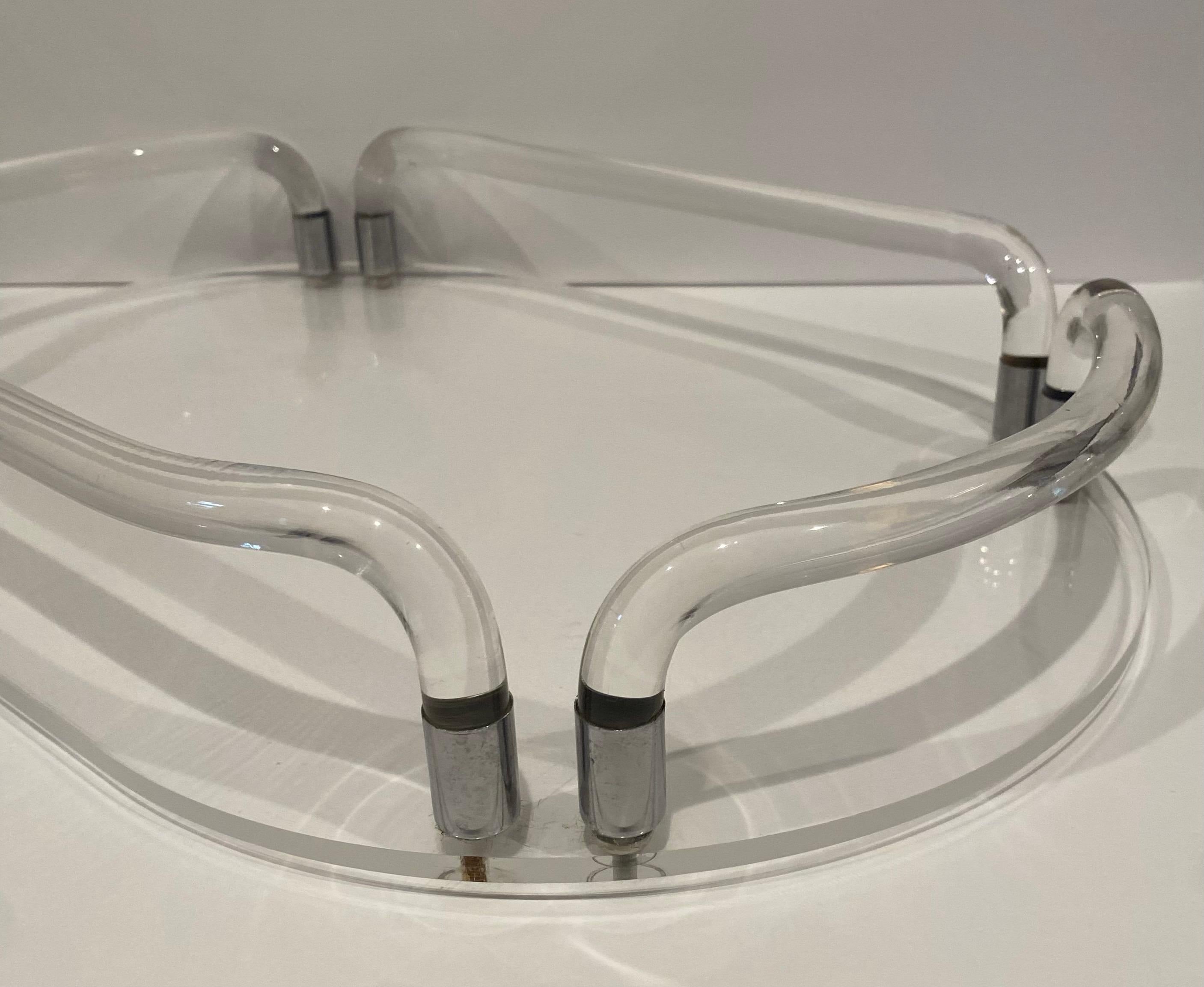 Dorothy Thorpe Mid-Century Modern Oval Lucite Tray, 1970's For Sale 2