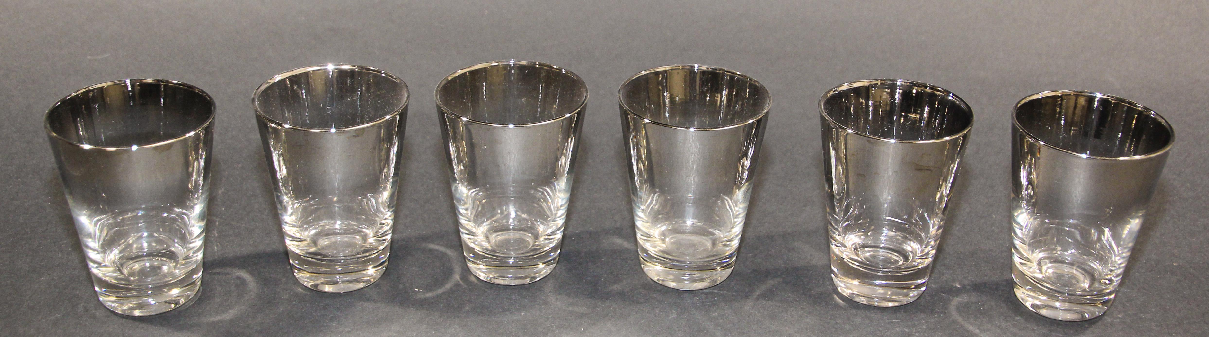 Dorothy Thorpe Style Mid-Century Silver Fade Barware Shot Glasses  For Sale 2
