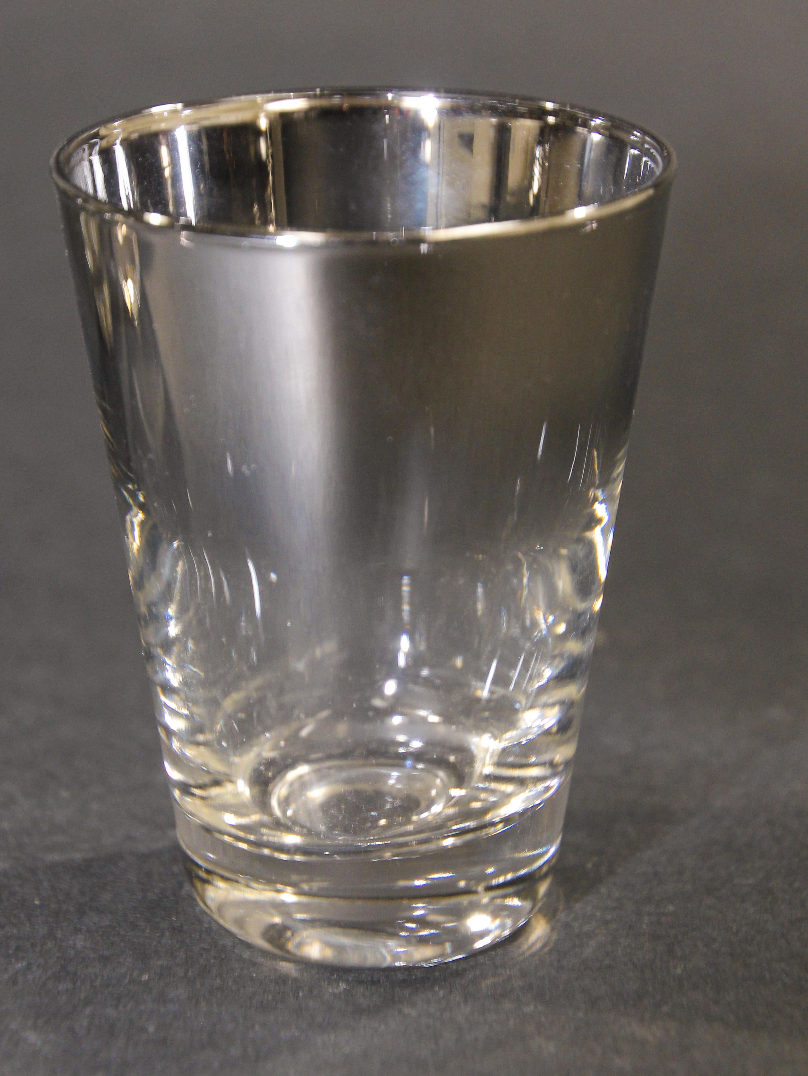 Mid-Century Modern Dorothy Thorpe Style Mid-Century Silver Fade Barware Shot Glasses  For Sale