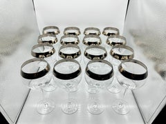 Dorothy Thorpe Platinum Rimmed Wine Glasses set of 16