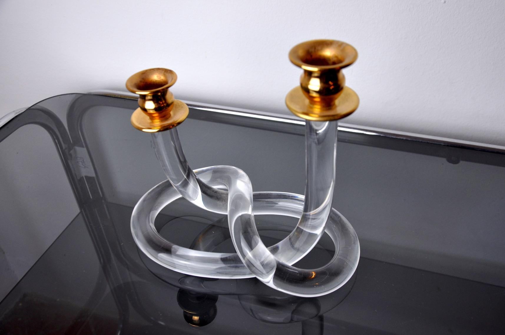 Dorothy Thorpe Pretzel Candle Holder in Lucite, 1970 In Good Condition In BARCELONA, ES