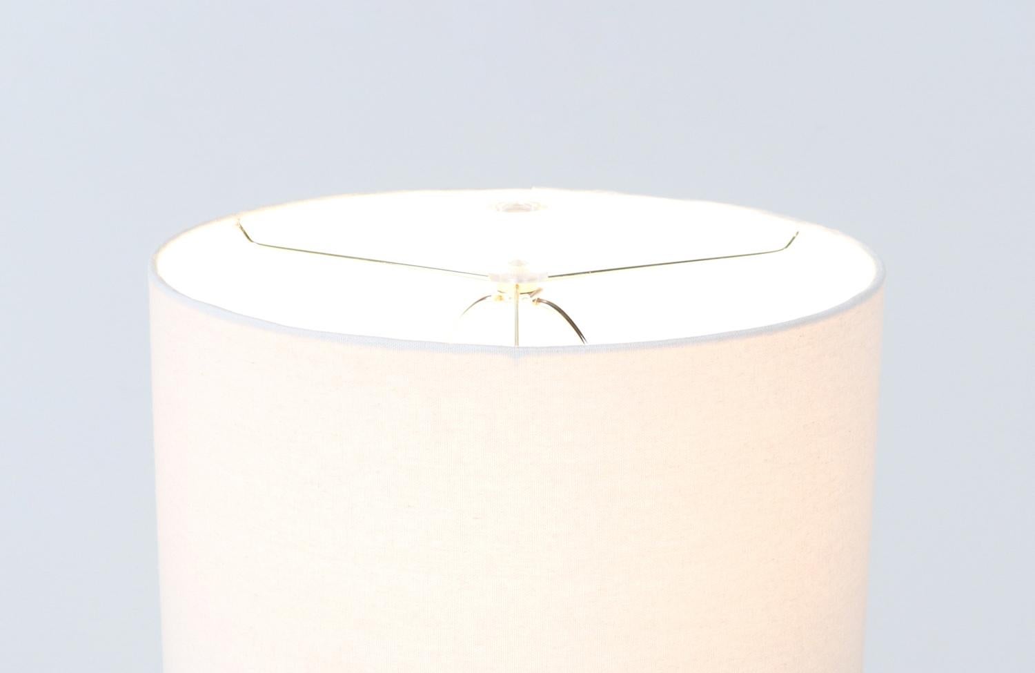 Linen Dorothy Thorpe “Pretzel” Lucite Table Lamp For Sale