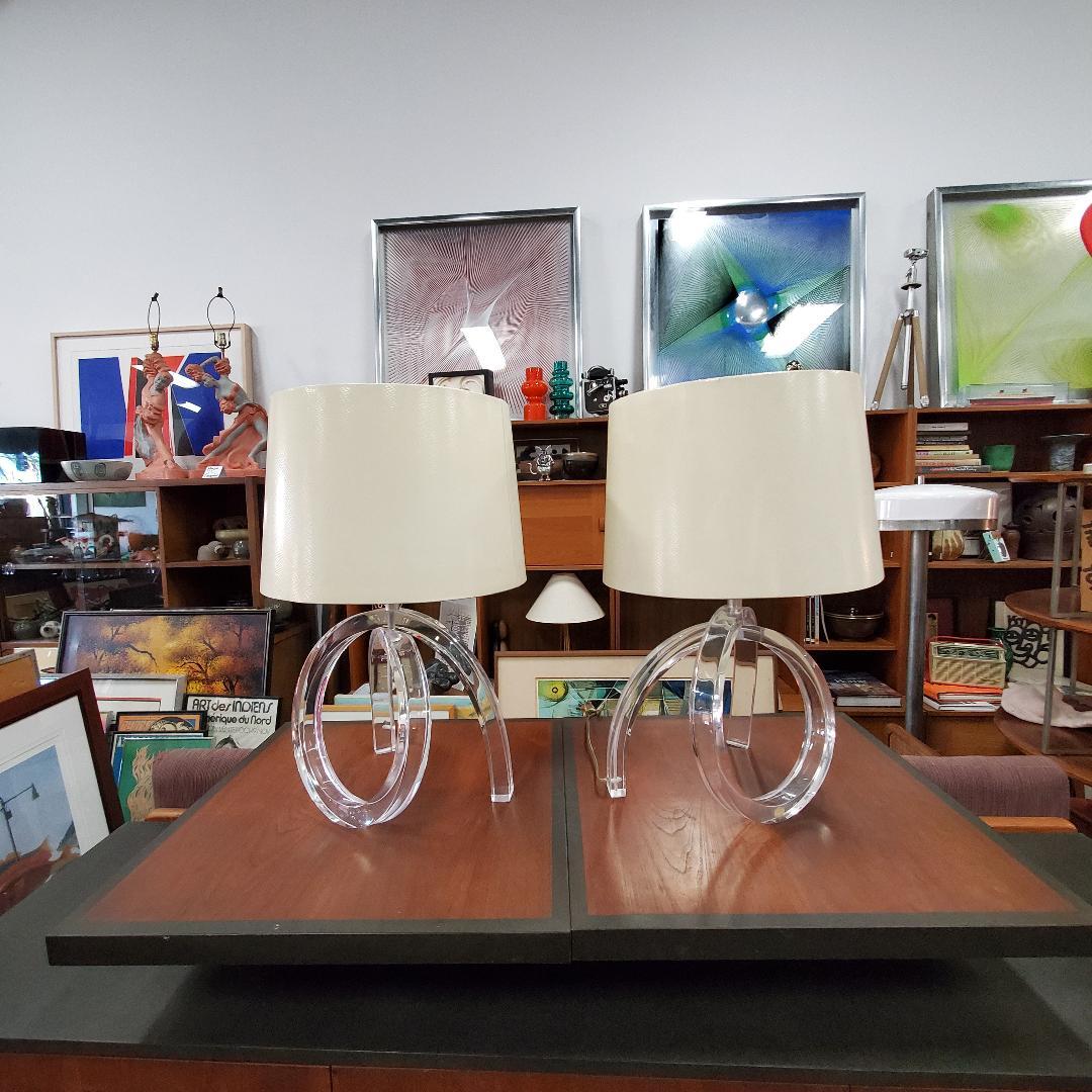 Dorothy Thorpe Pretzel Lucite Table Lamps Astrolite Products Ritts Co, LA Label For Sale 3