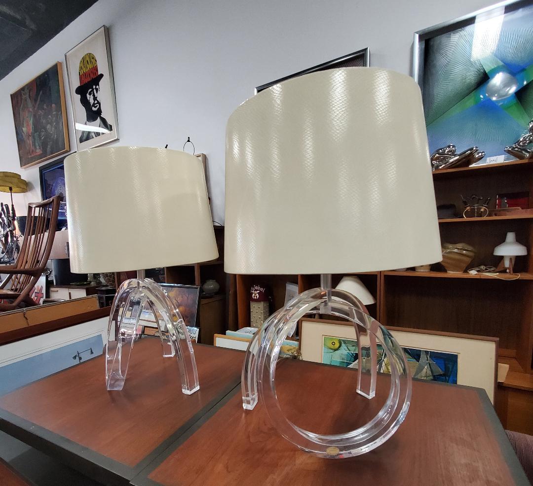 Dorothy Thorpe Pretzel Lucite Table Lamps Astrolite Products Ritts Co, LA Label For Sale 7