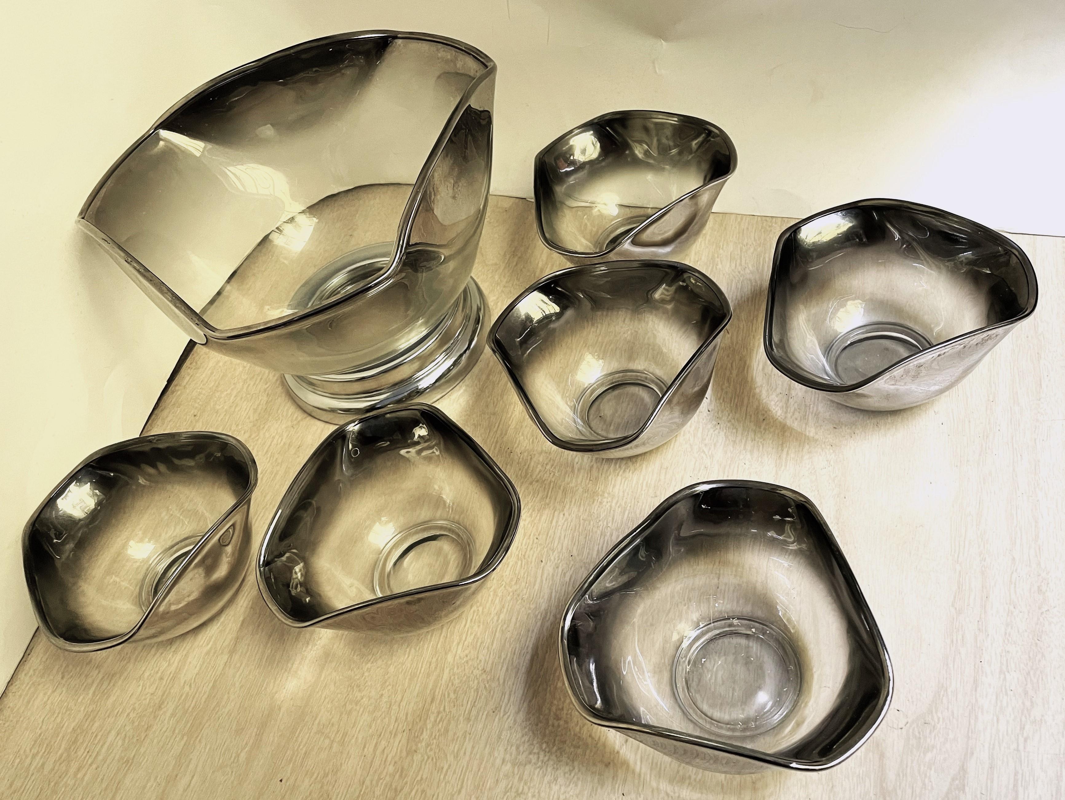 Dorothy Thorpe Queens Vitreon Lusterware Triangular 7 pc Salad Serving Bowls Set For Sale 3