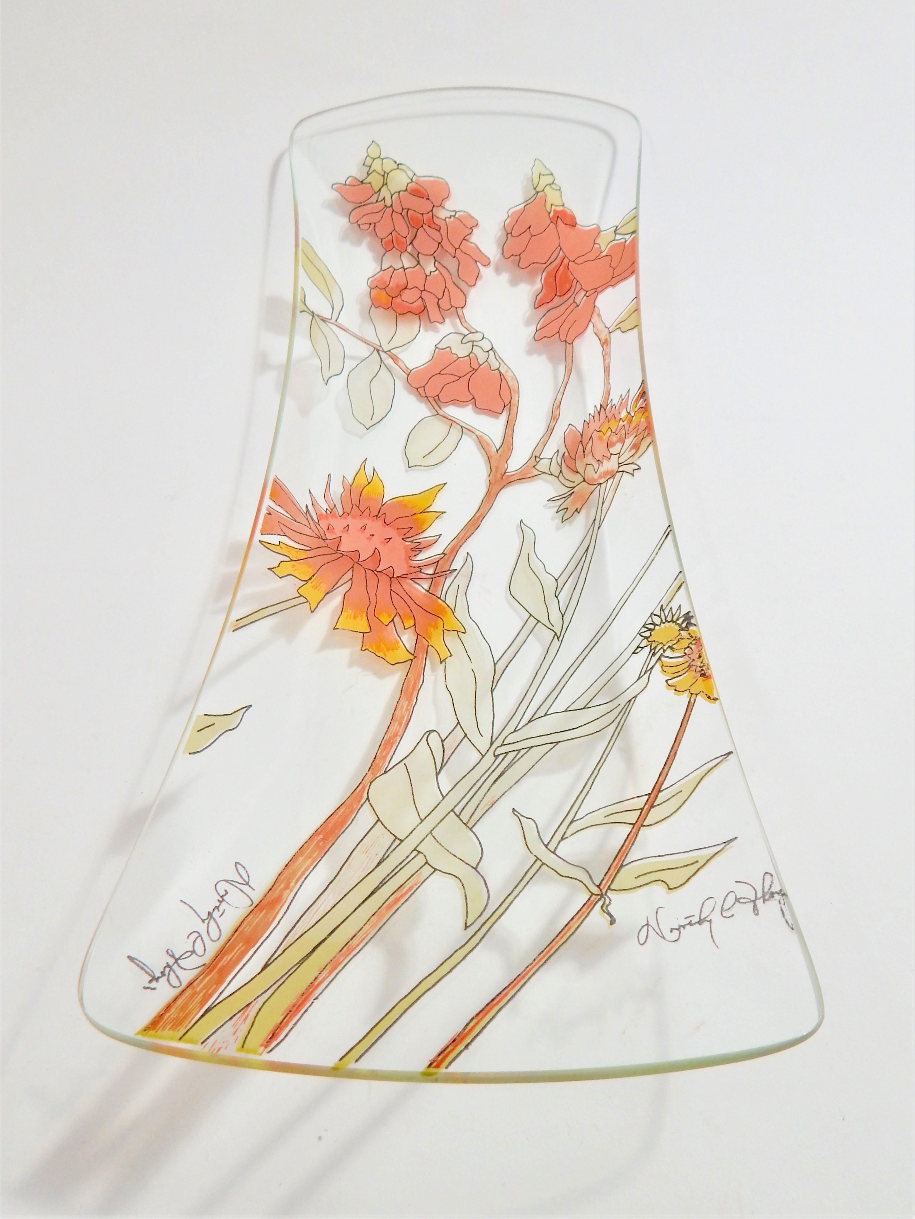 Dorothy Thorpe Rare Signed and Hand-Painted Glass Bowl In Excellent Condition For Sale In New York, NY