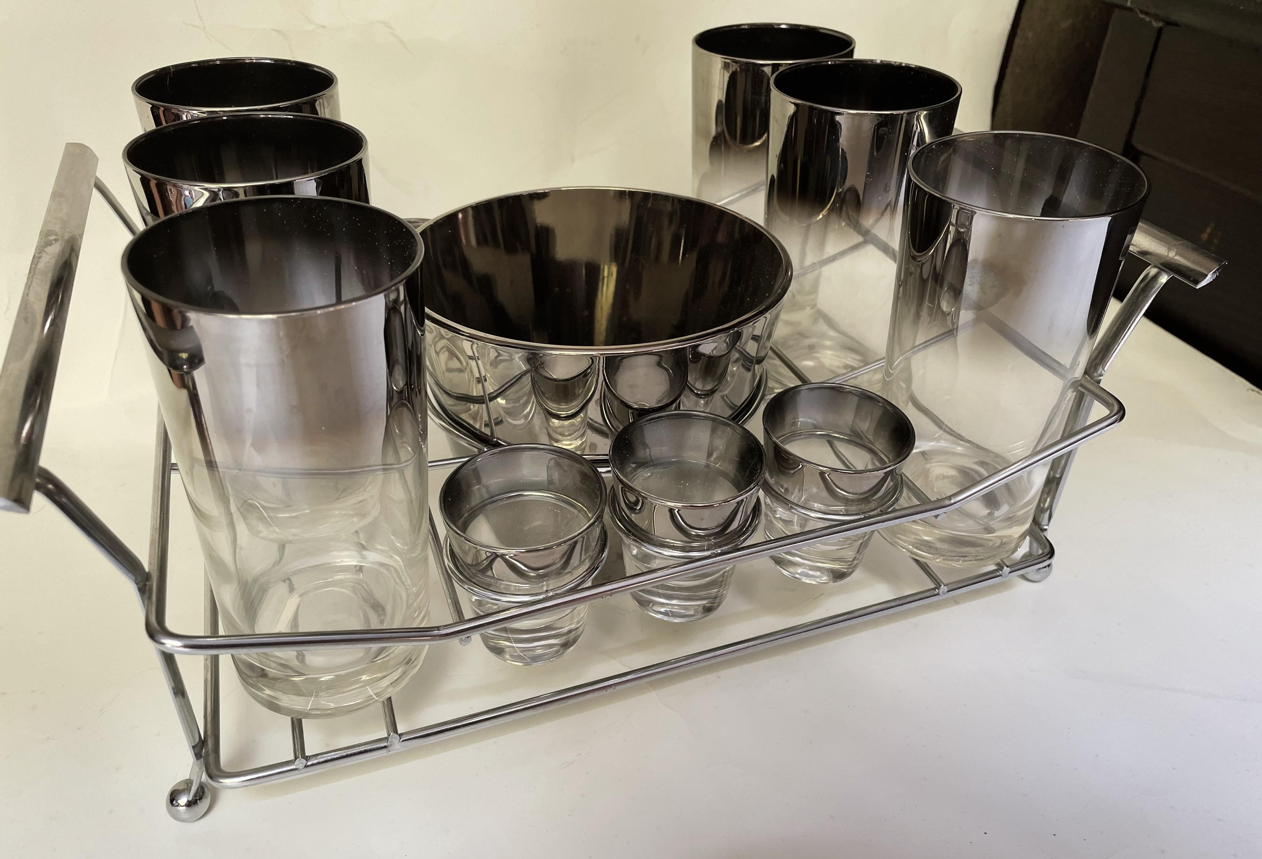 Dorothy Thorpe Silver Fade Bar Cocktail Set Chrome Holder Ice Bucket Glass 13 pc In condizioni buone in vendita a Clifton Forge, VA