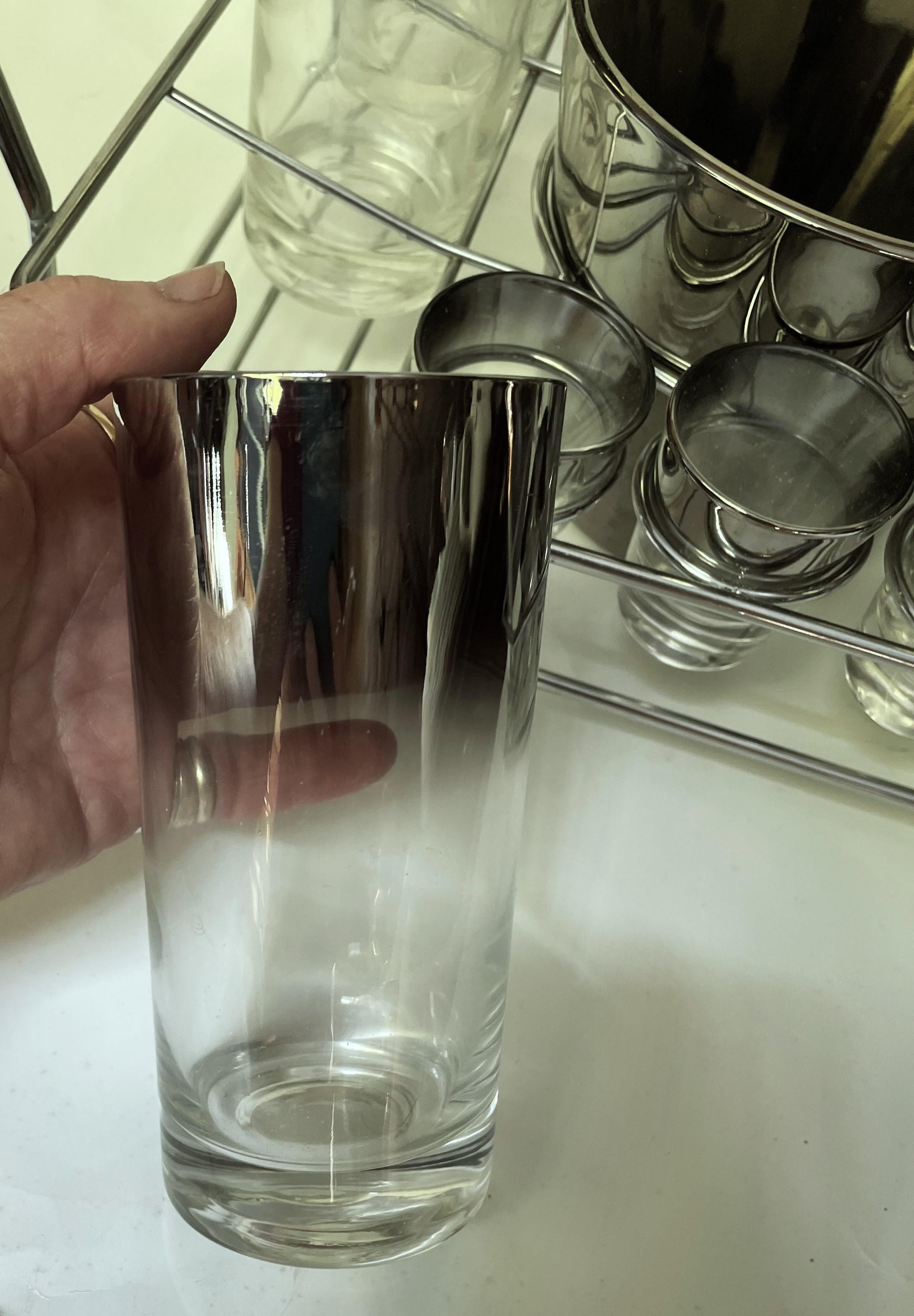XX secolo Dorothy Thorpe Silver Fade Bar Cocktail Set Chrome Holder Ice Bucket Glass 13 pc in vendita