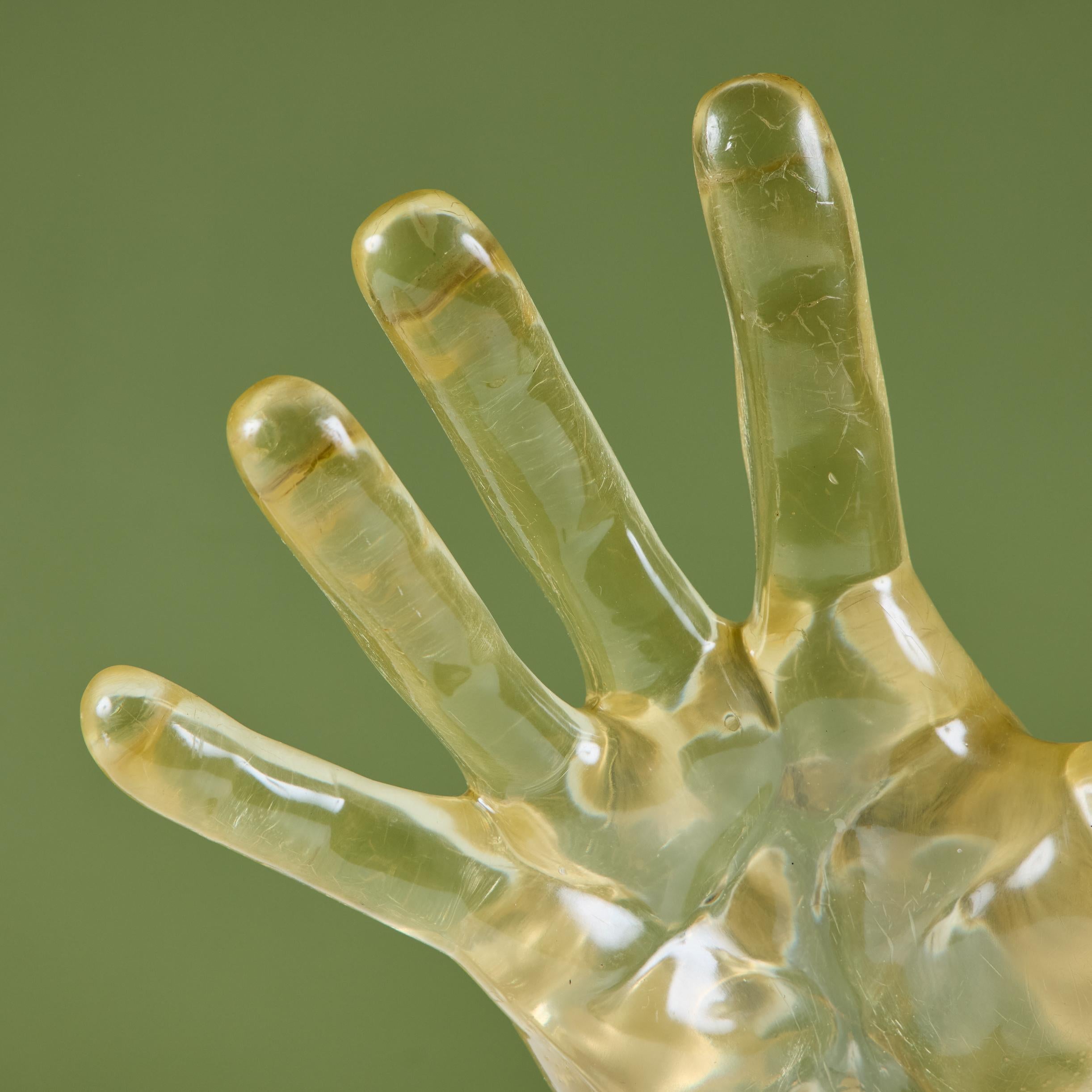 Scultura a mano in resina in stile Dorothy Thorpe in vendita 5
