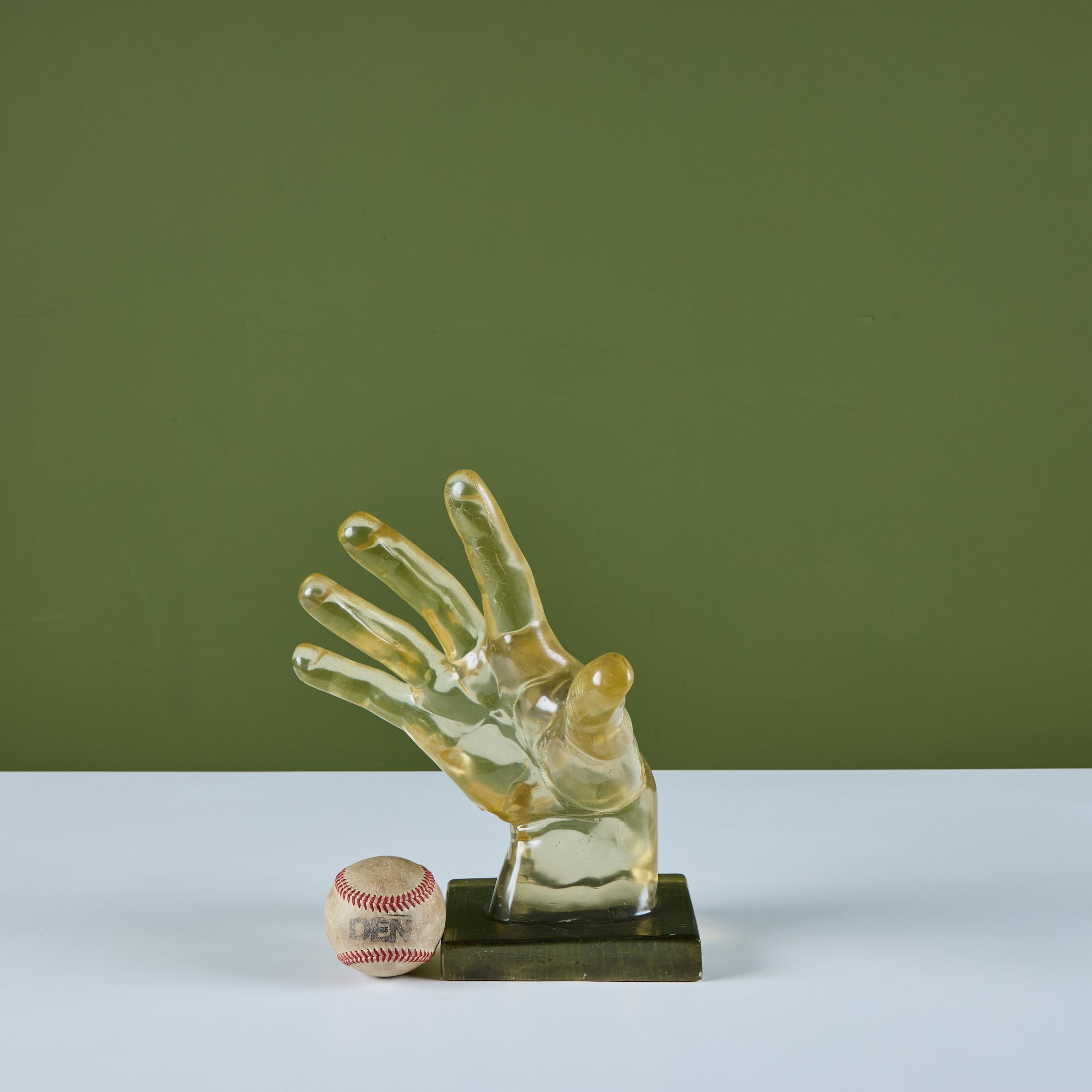 Mid-Century moderno Scultura a mano in resina in stile Dorothy Thorpe in vendita