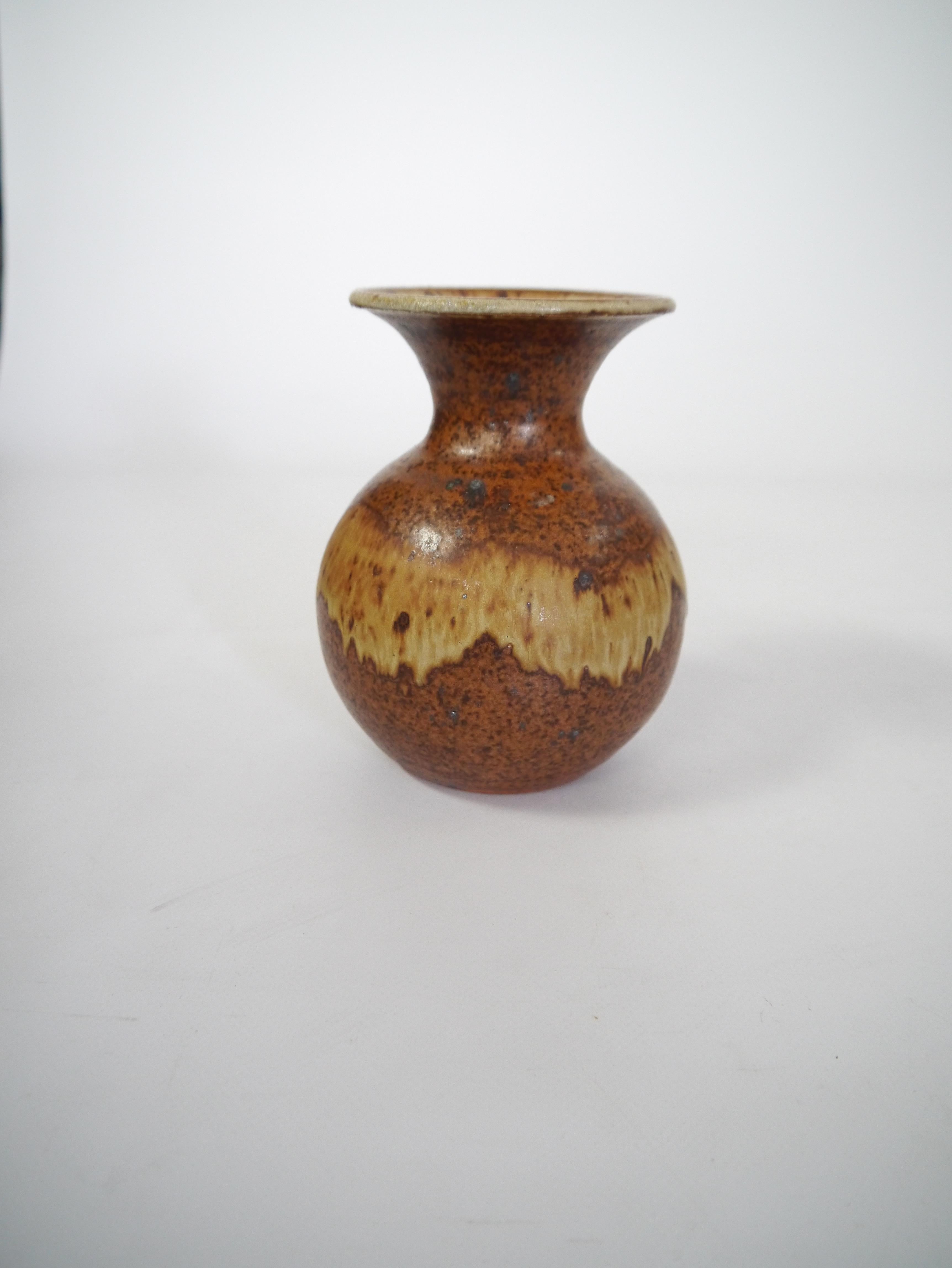 Danese Vaso in ceramica Dorthe Visby, smalto marrone Wabi Sabi, Danimarca anni '90 in vendita