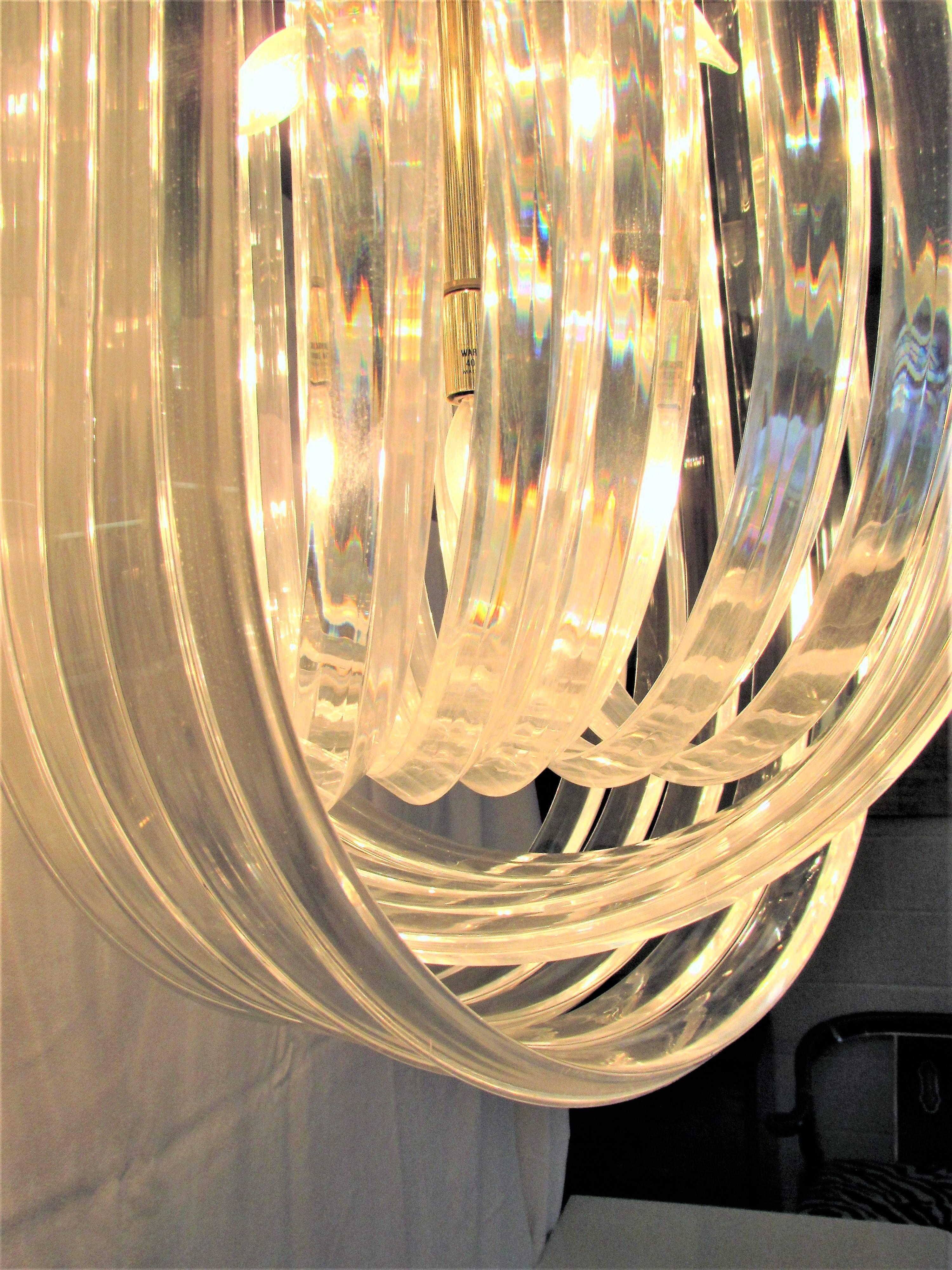 American Dorthy Thorpe Style Lucite and Brass Ten-Light Chandelier