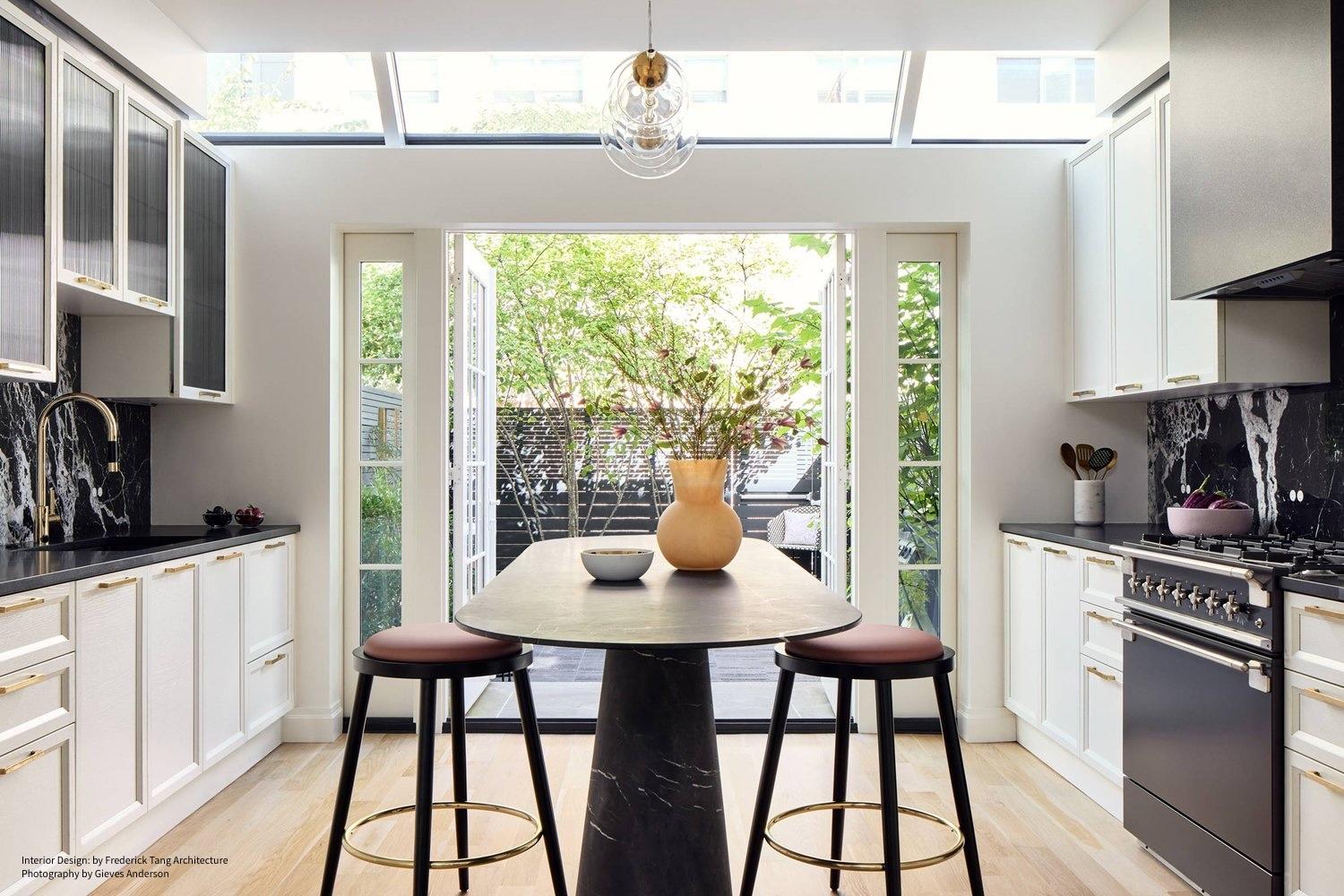 Dòry Negro - Lámpara de araña contemporánea regulable hecha a mano en latón, cristal. LED en venta 3