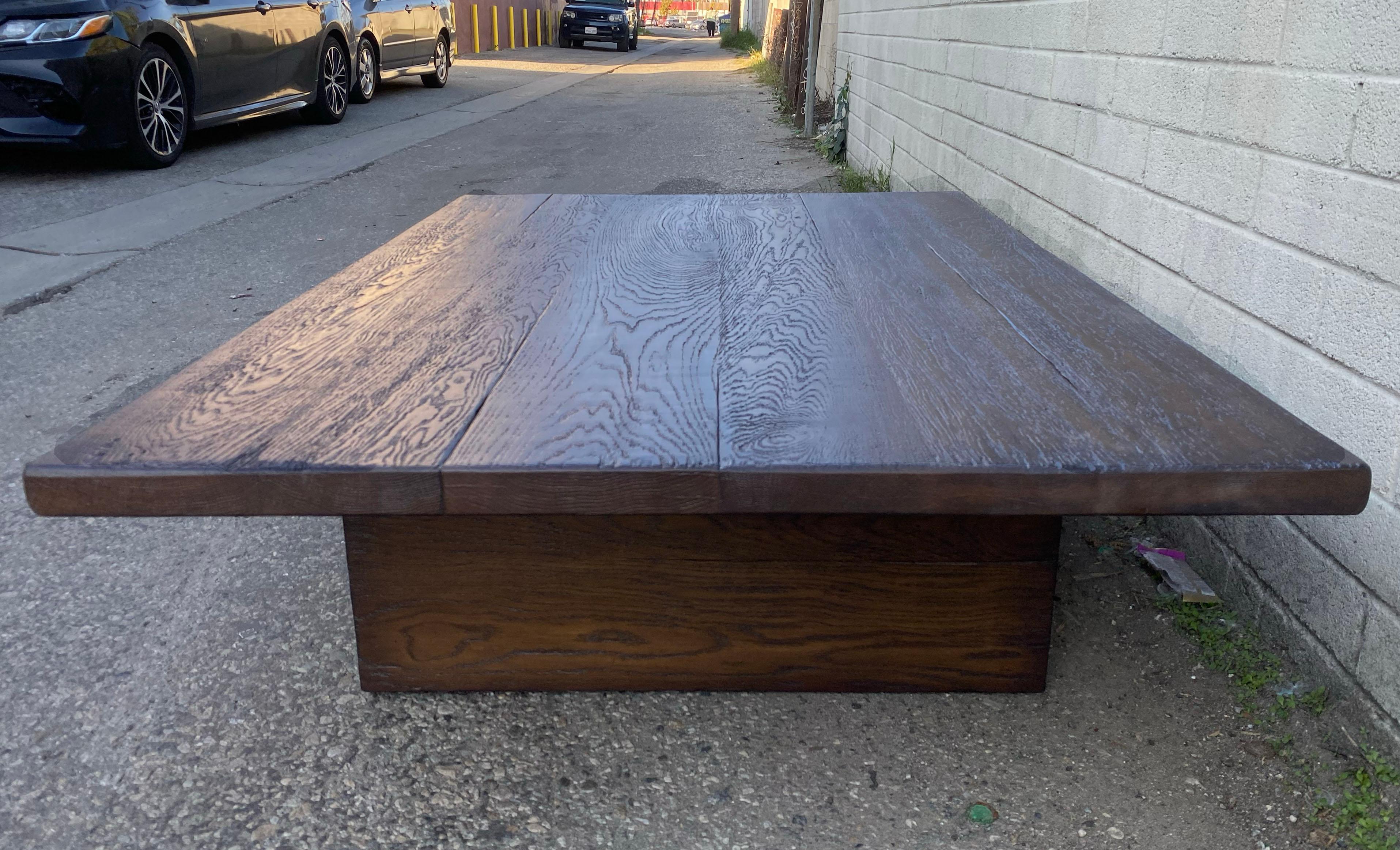 Table basse à base cubique sur mesure de Dos Gallos en Oak Oak en vente 4