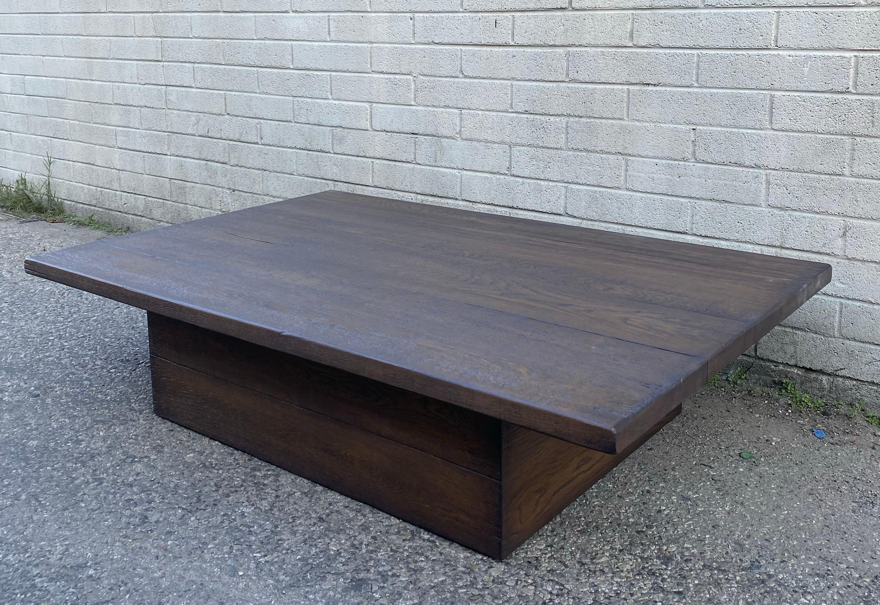 Table basse à base cubique sur mesure de Dos Gallos en Oak Oak en vente 7