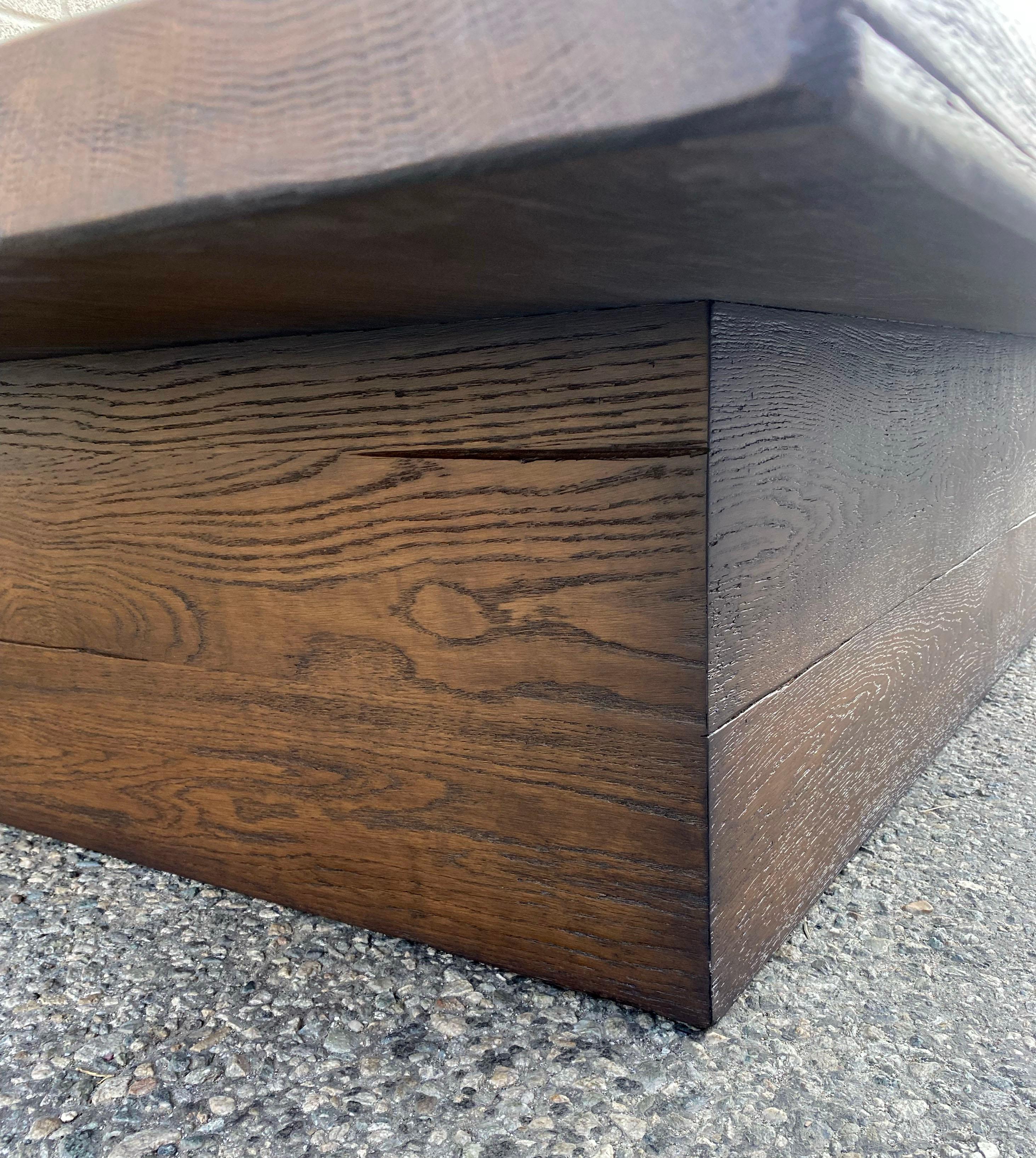 XXIe siècle et contemporain Table basse à base cubique sur mesure de Dos Gallos en Oak Oak en vente