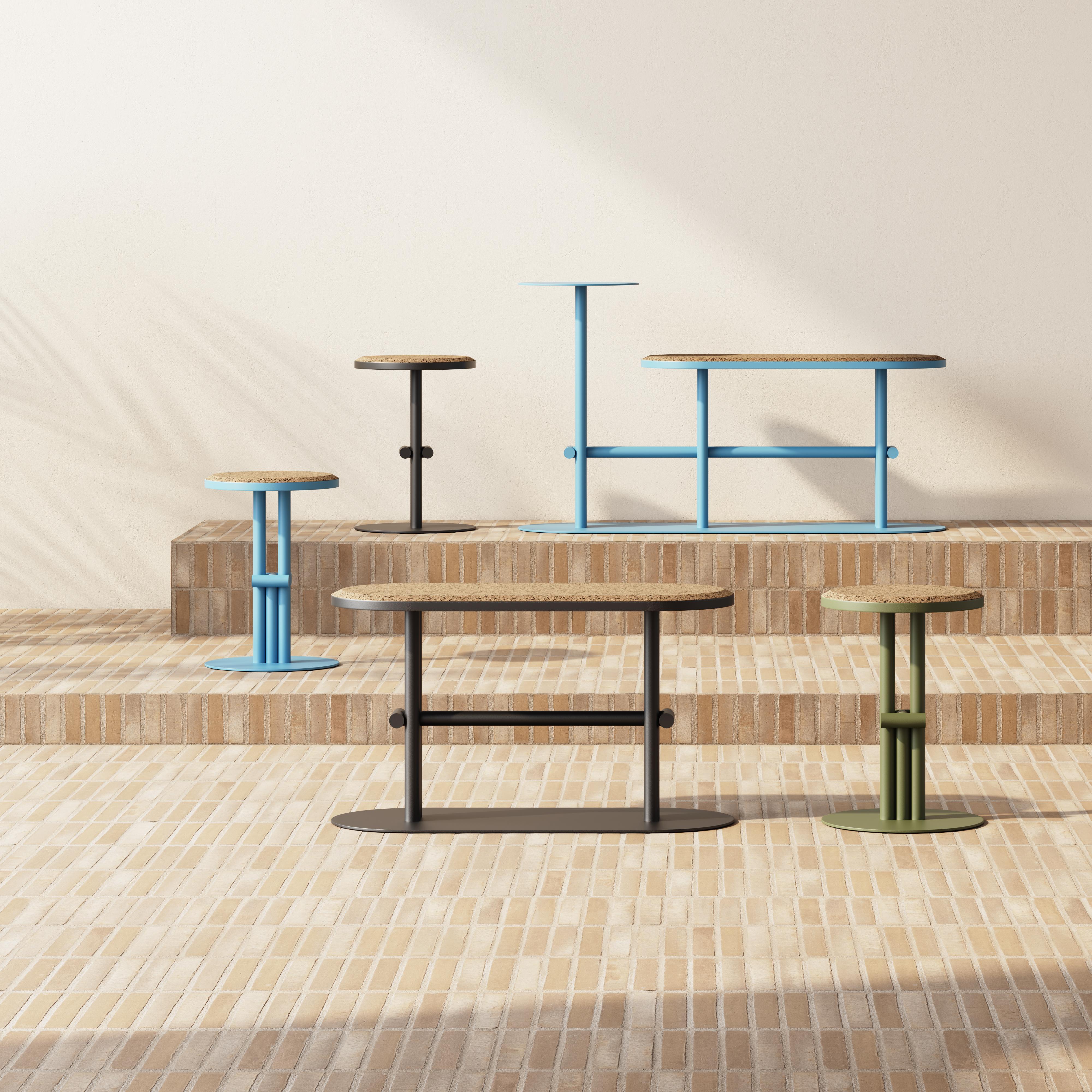 Dot aluminum bench with integrated coffee table by Joyf (Ukrainisch) im Angebot