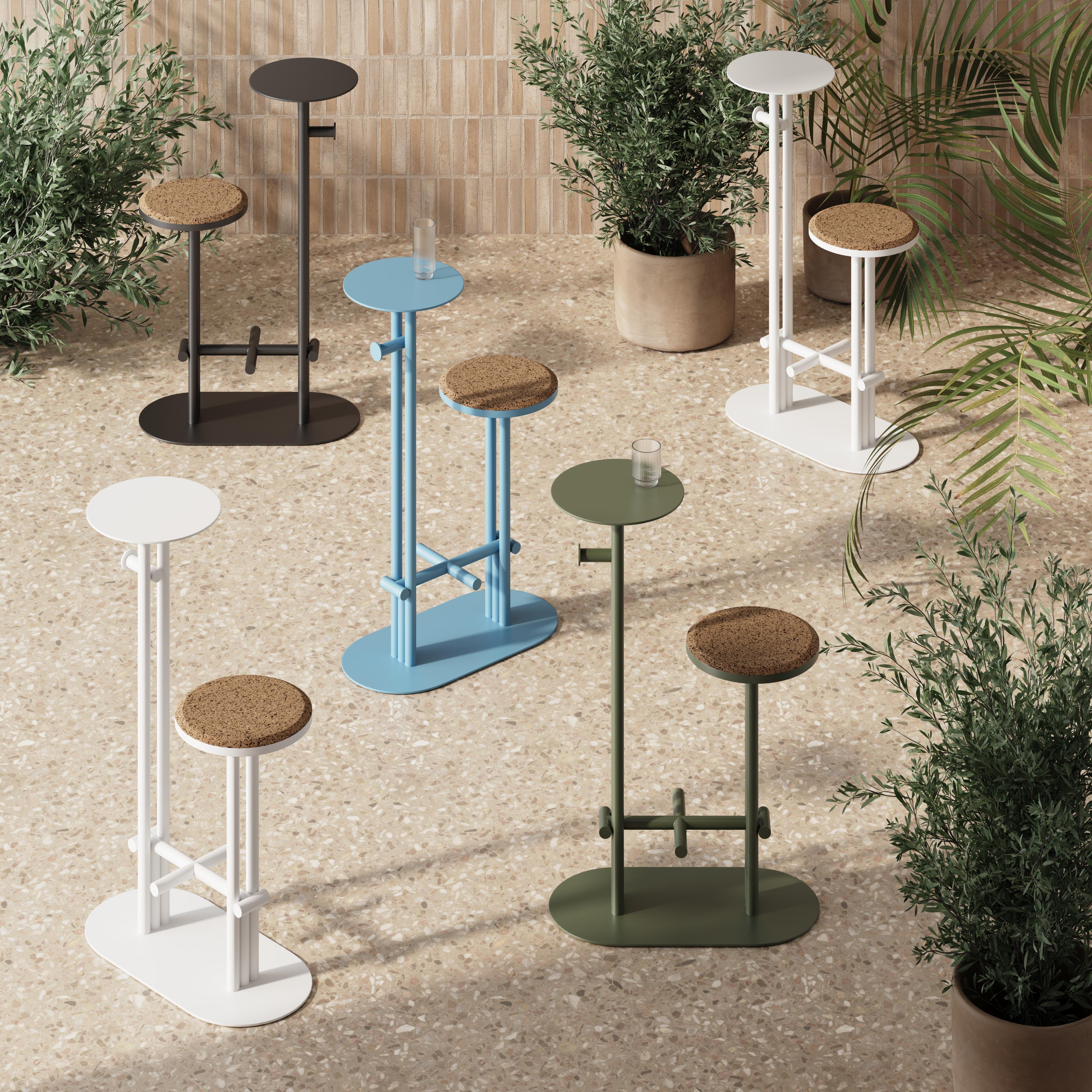 Poudré Tabouret Dot en aluminium avec assise en bois de liège par Joyf en vente