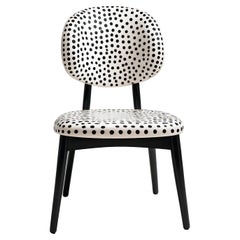 Dot Chair - Chaise en bois de teck fabriquée à la main avec un design à pois