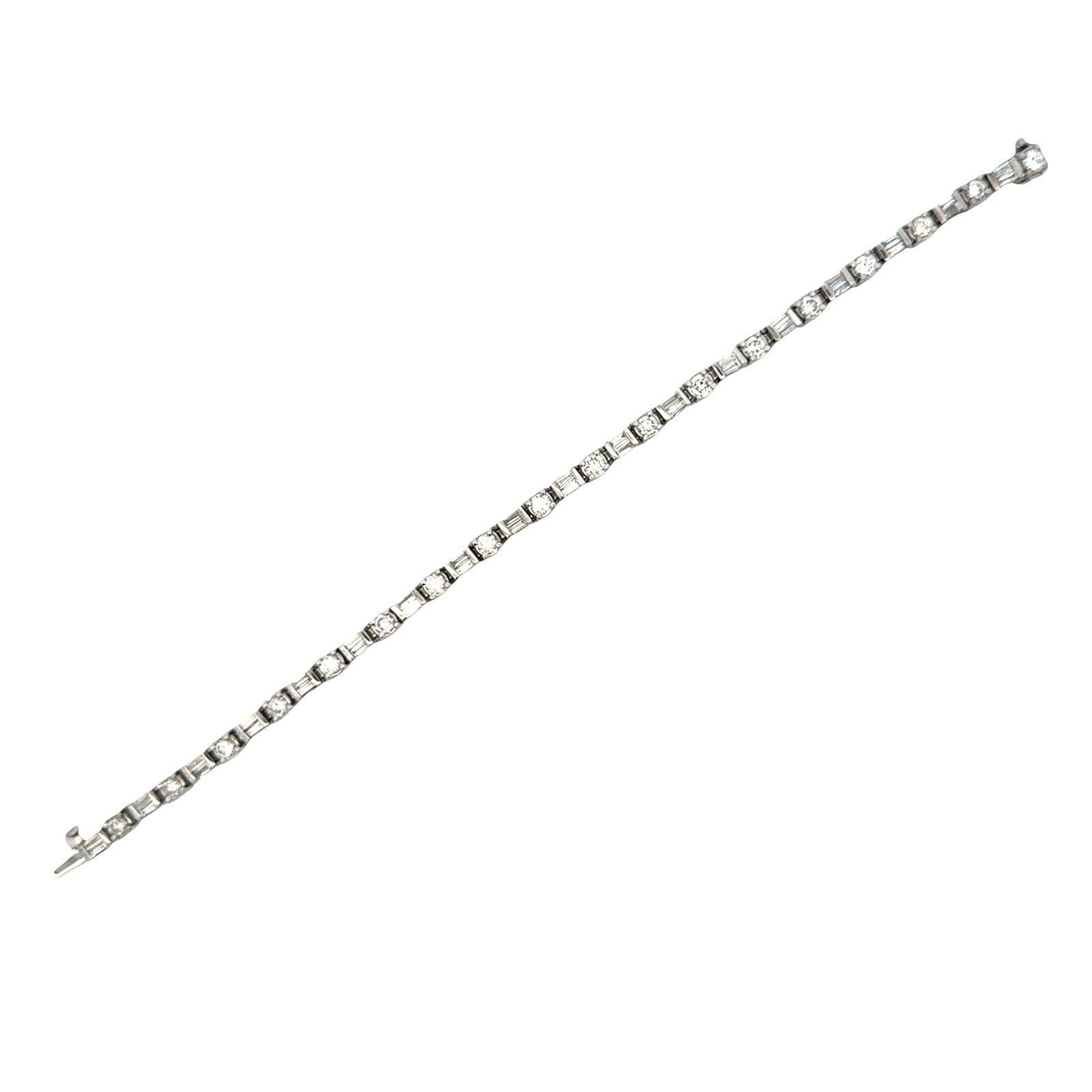 Dot-Dash Diamond Platinum Vintage Line Bracelet In Good Condition For Sale In Boca Raton, FL