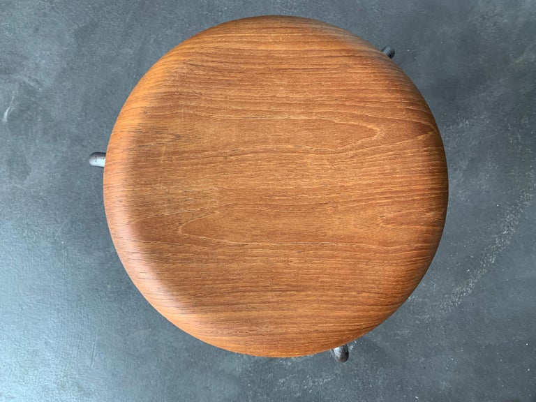 スツール Arne Jacobsen 3170 Teak FRITZ HANSEN Dot stool model 3170 by Arne Jacobsen in teak, Fritz Hansen, 1965