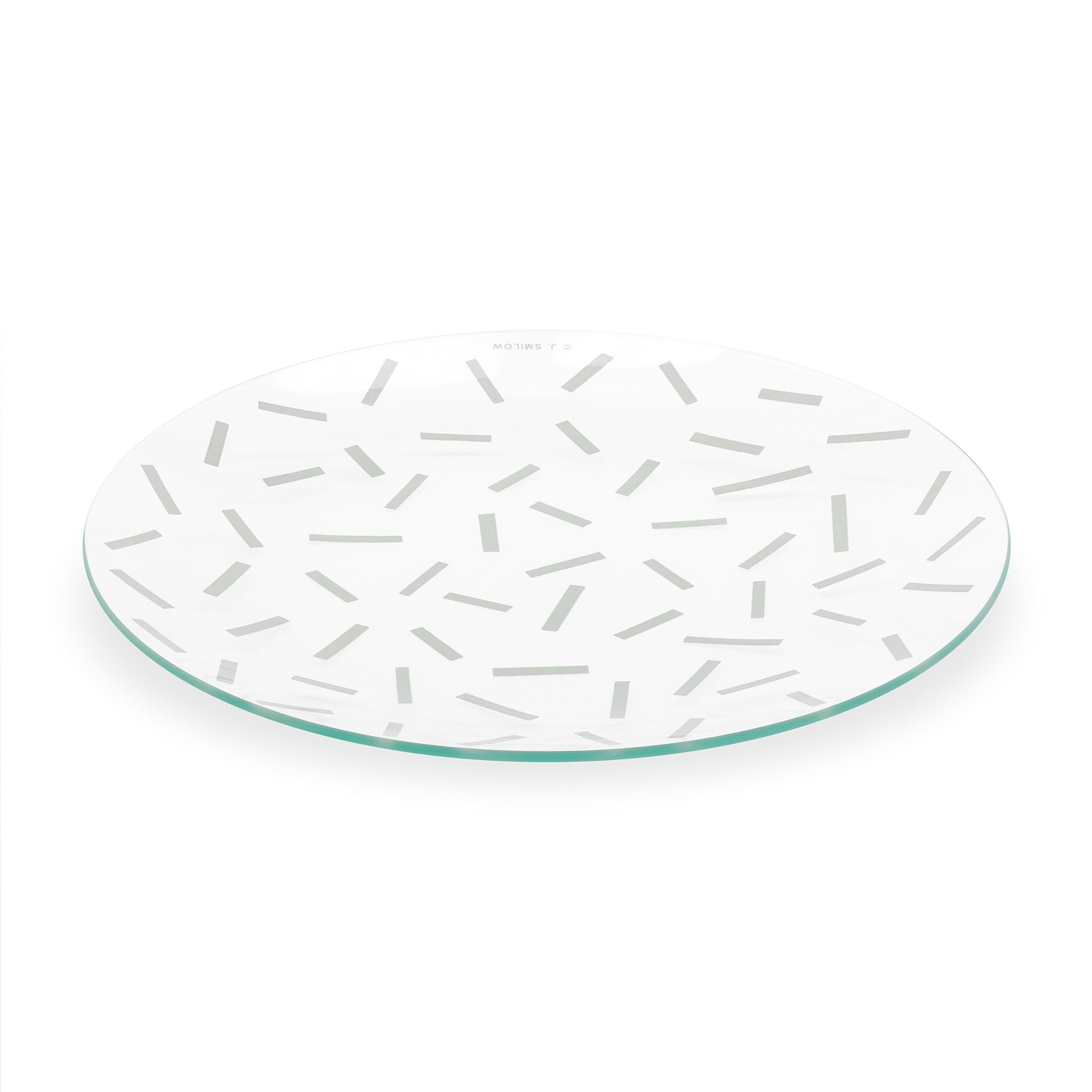 Dots and Dashes Plate Set by Judy Smilow In New Condition For Sale In New York, NY