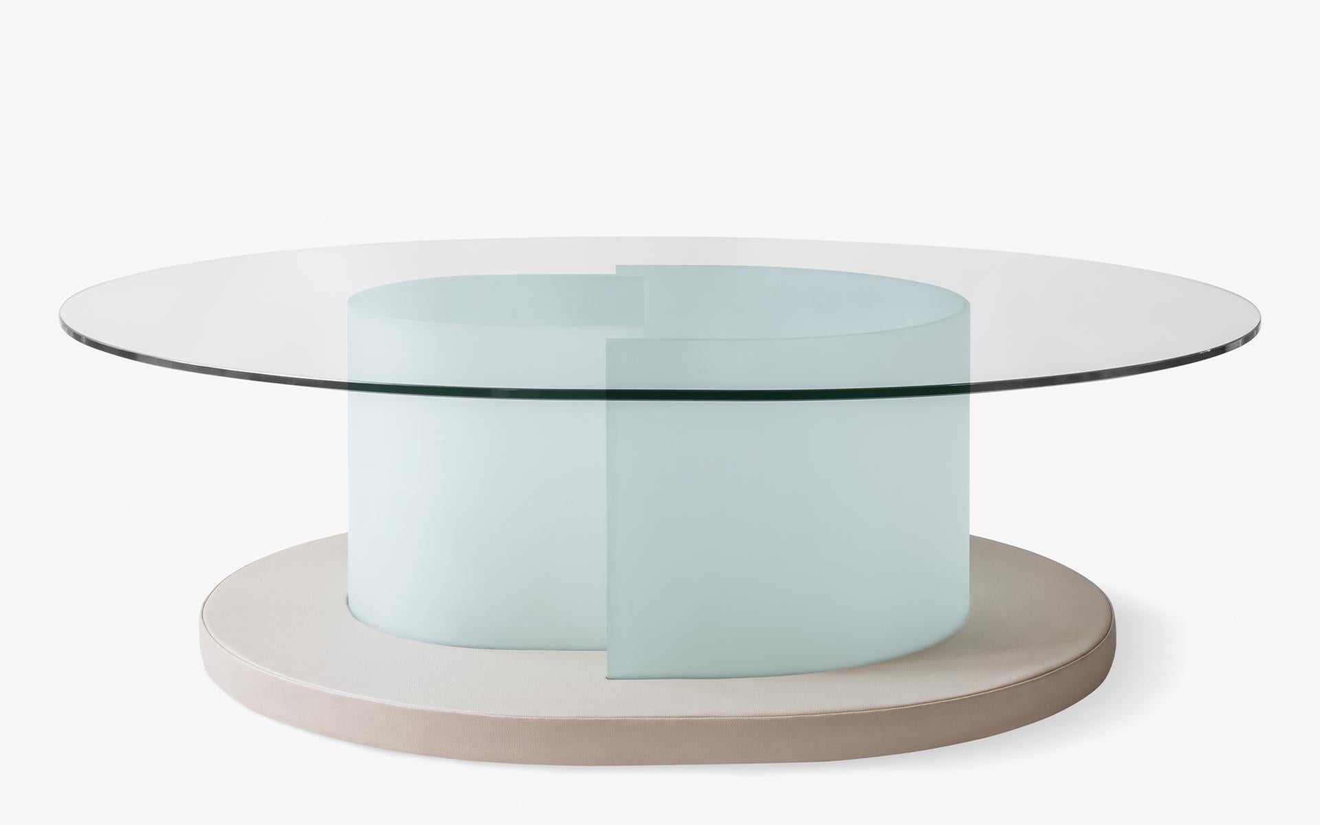 Dottie Elliptic Glass Light Coffee Table In New Condition For Sale In İSTANBUL, TR