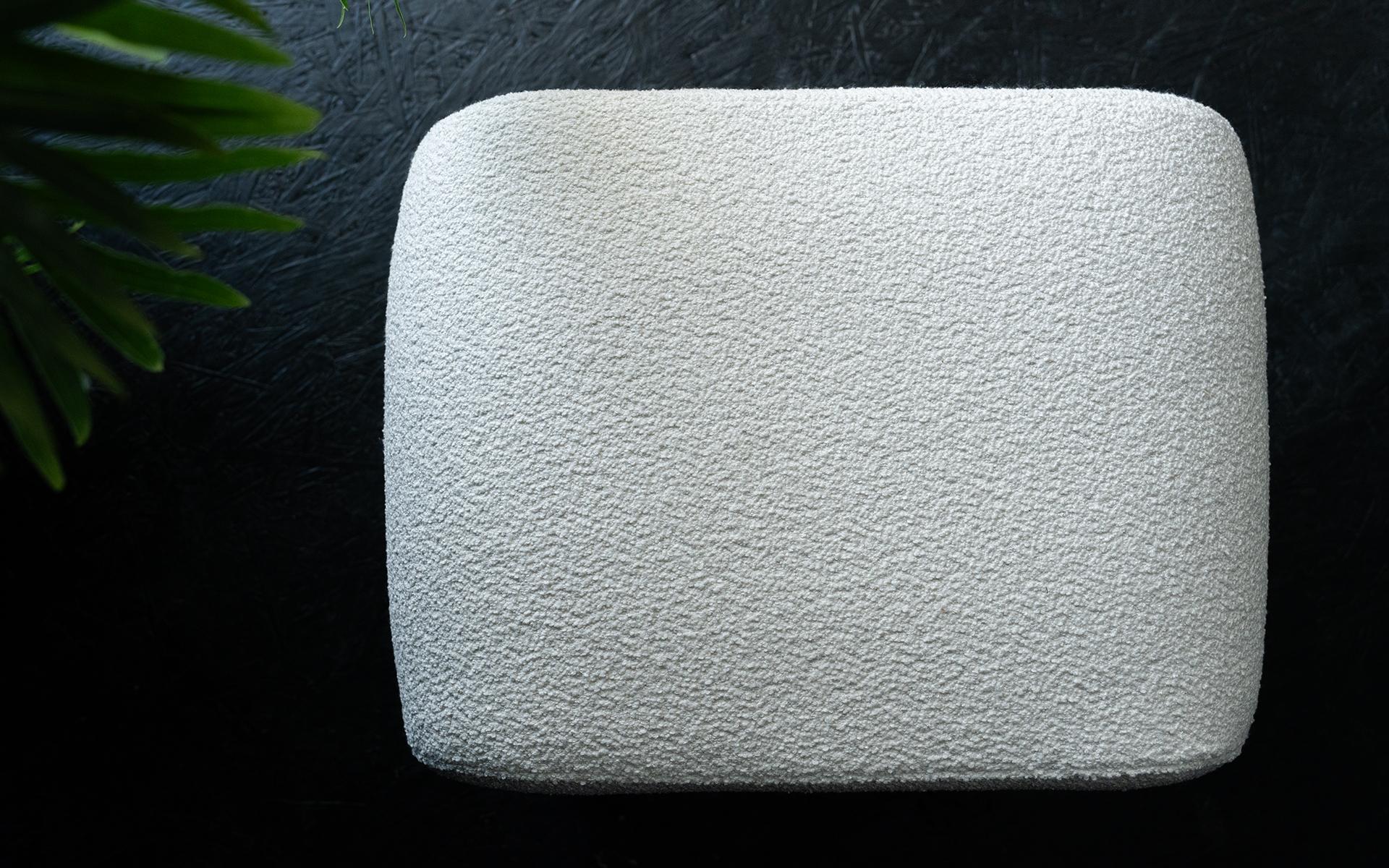 Turc Pouf Dottie de Lagu en vente