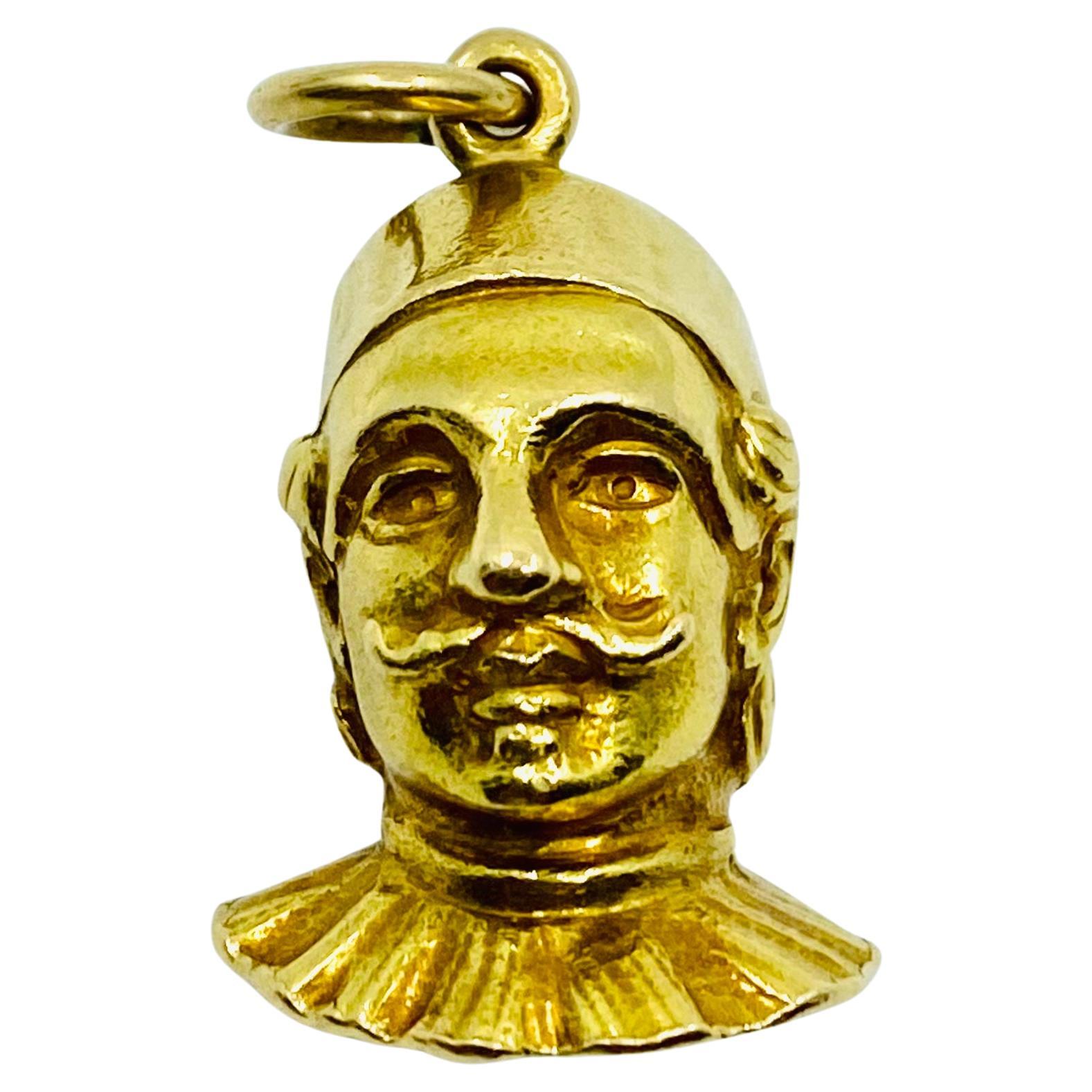 Dottore Commedia dell'Arte Pendentif à breloques en or 18k Excellent état à Beverly Hills, CA